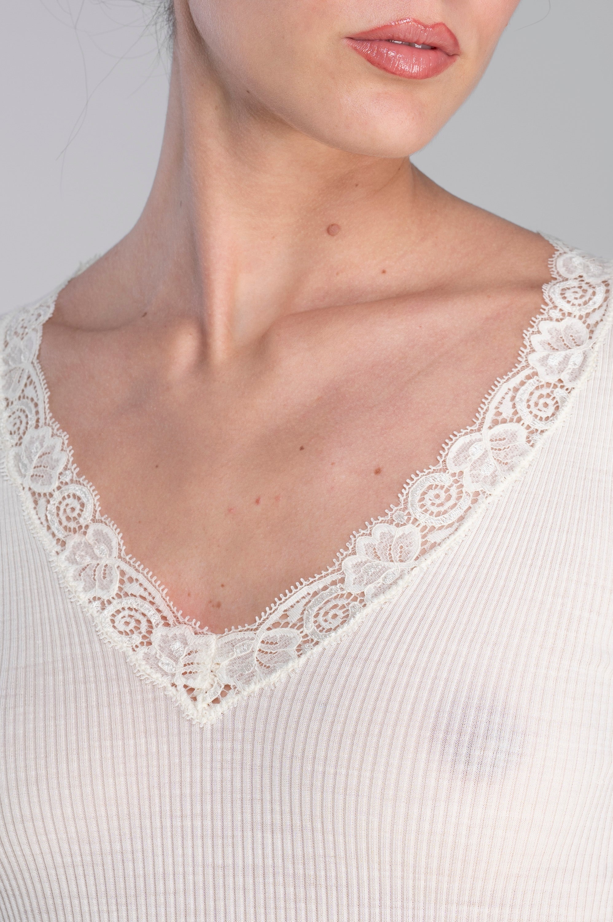 Maglia a maniche lunghe in lana e seta con pizzo Leavers 3404