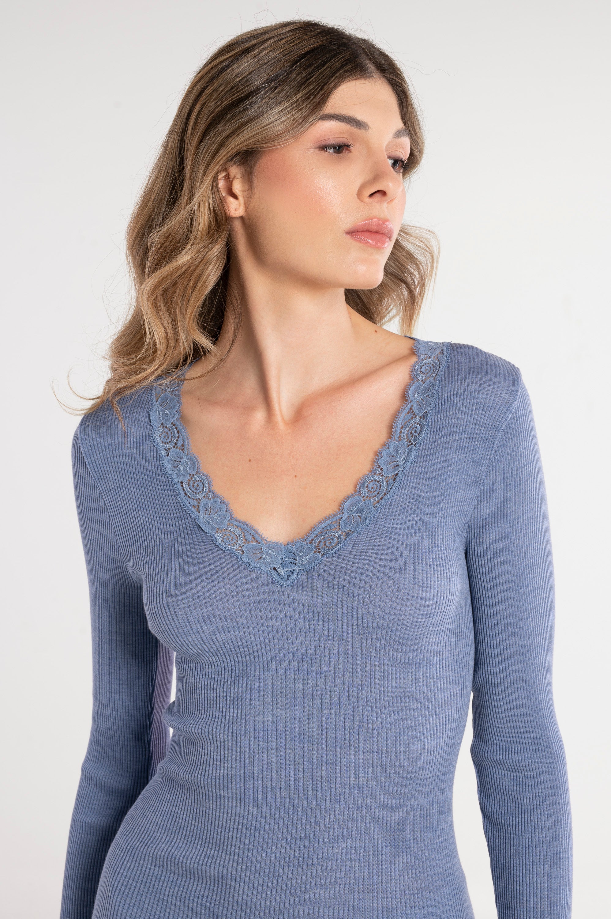 Maglia a maniche lunghe in lana e seta con pizzo Leavers 3404