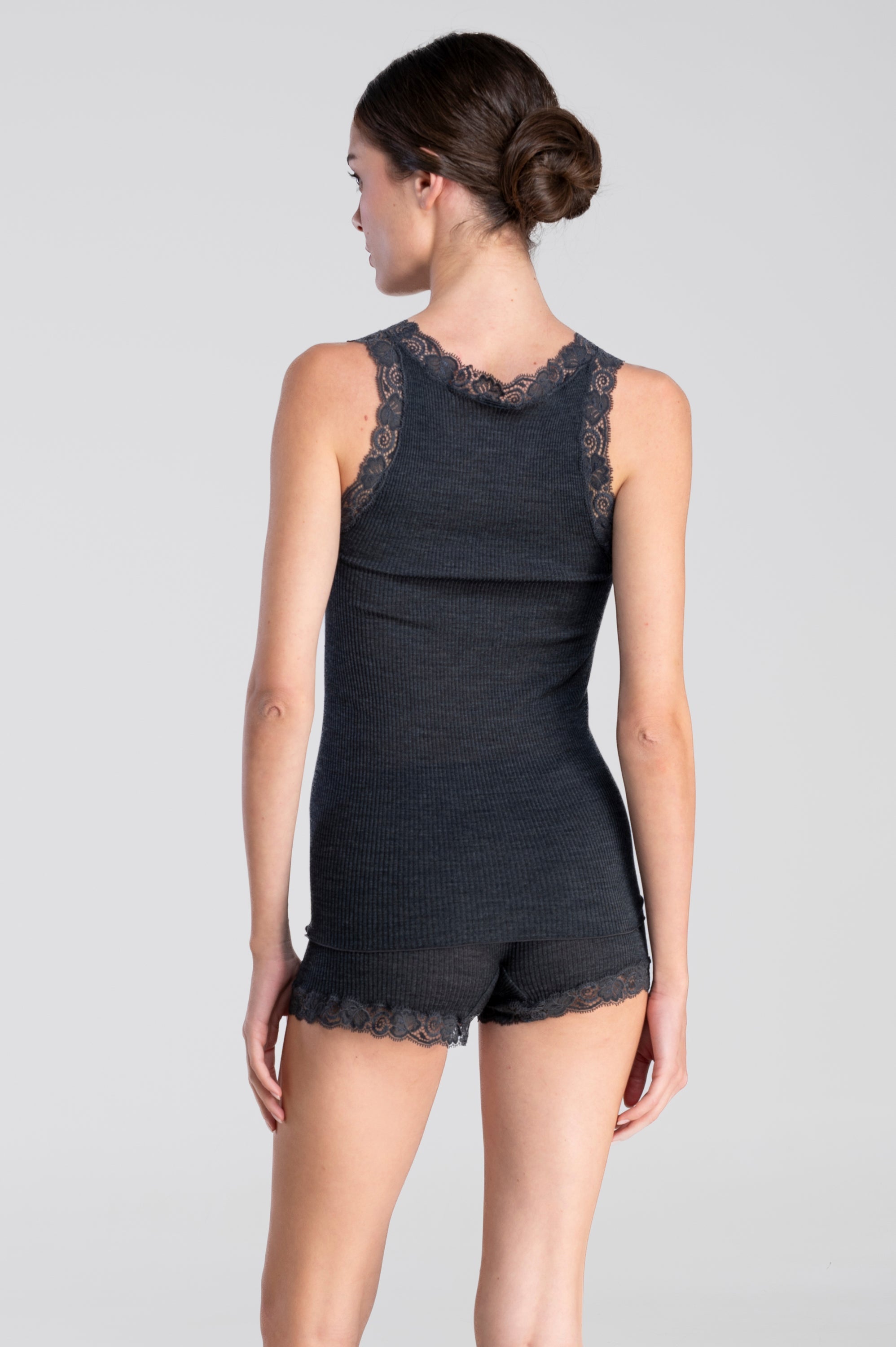 Wool and silk tank top with Leavers lace 3410