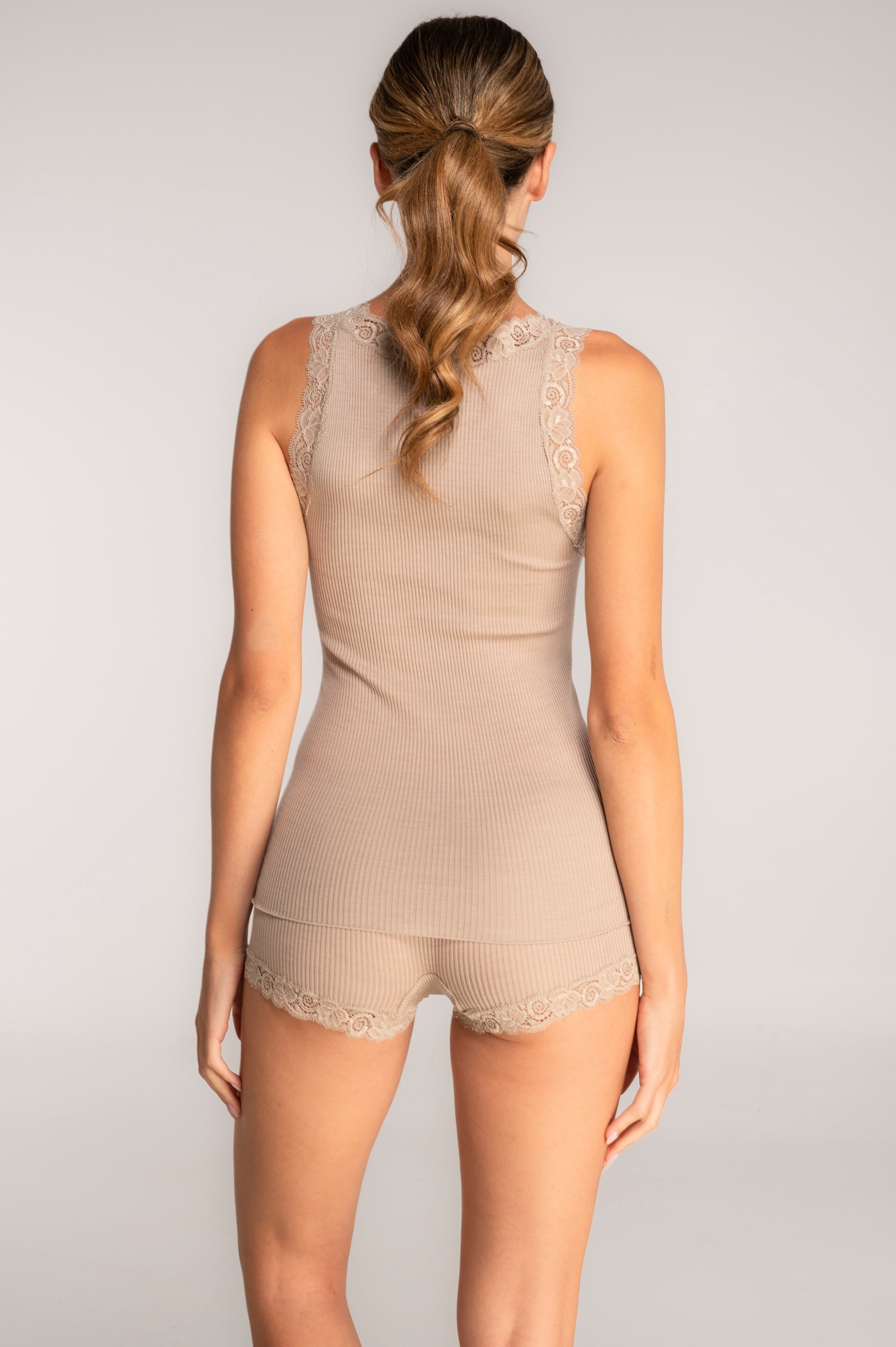 Wool and silk tank top with Leavers lace 3410