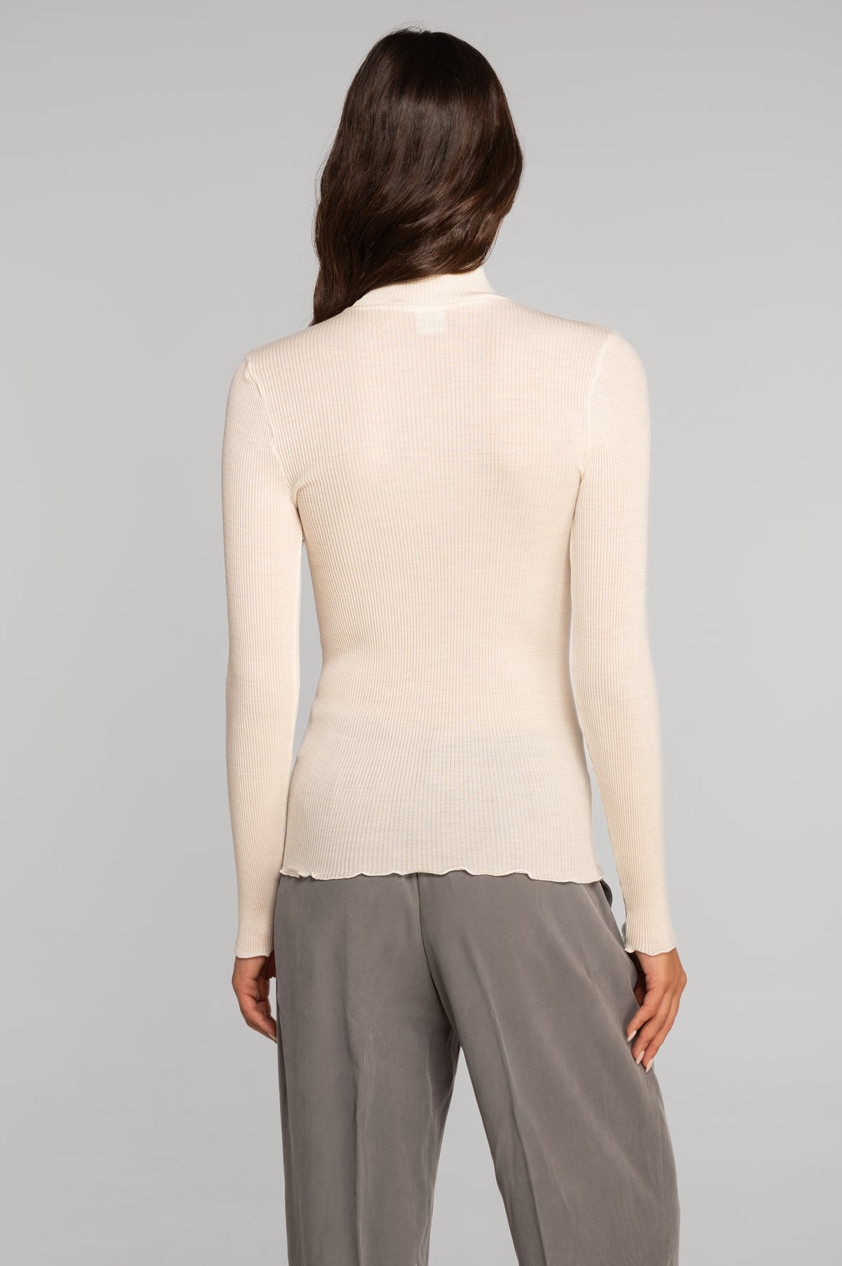 Pull à col montant à manches longues en laine et soie 3429