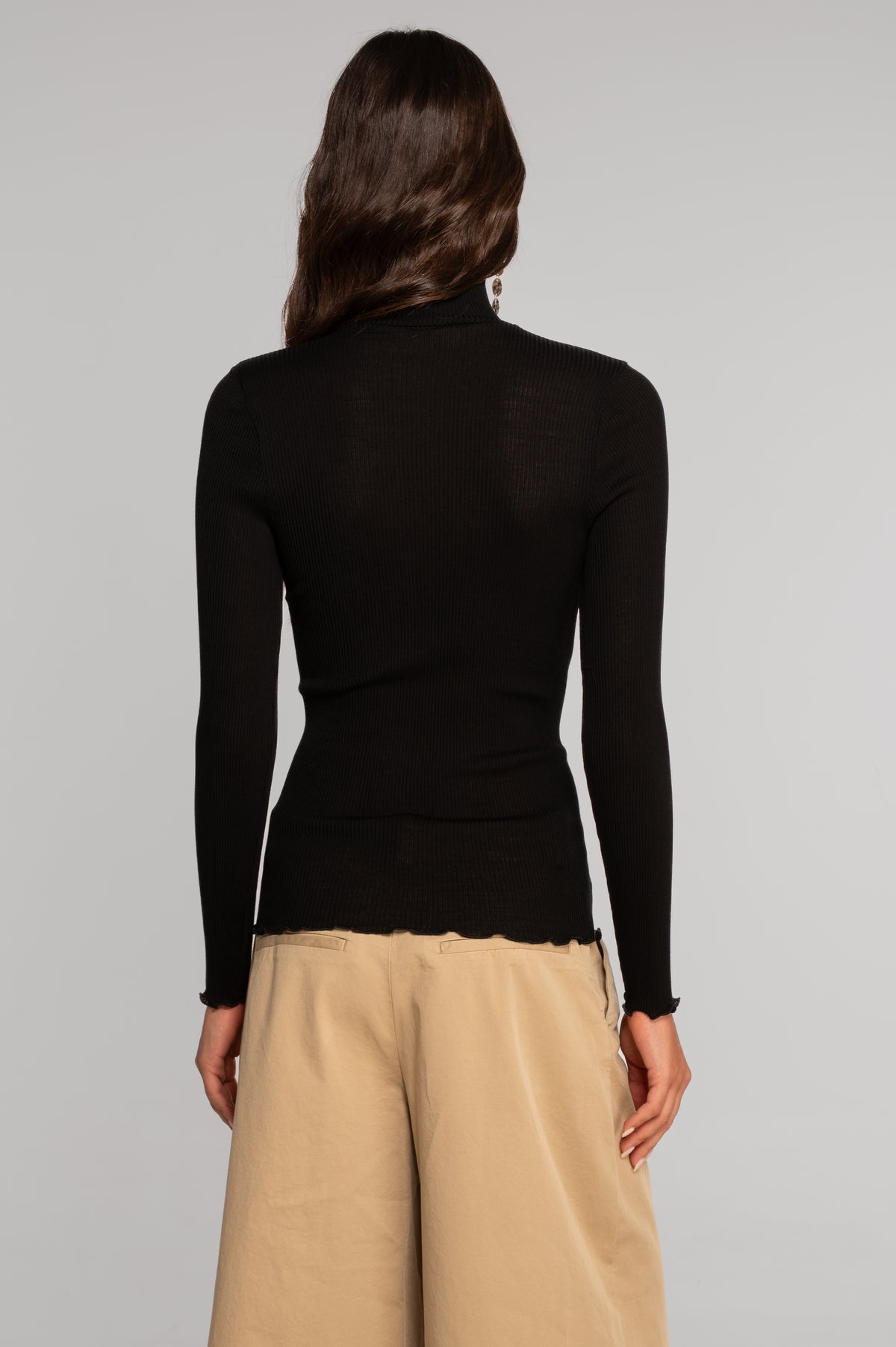 Pull à col montant à manches longues en laine et soie 3429