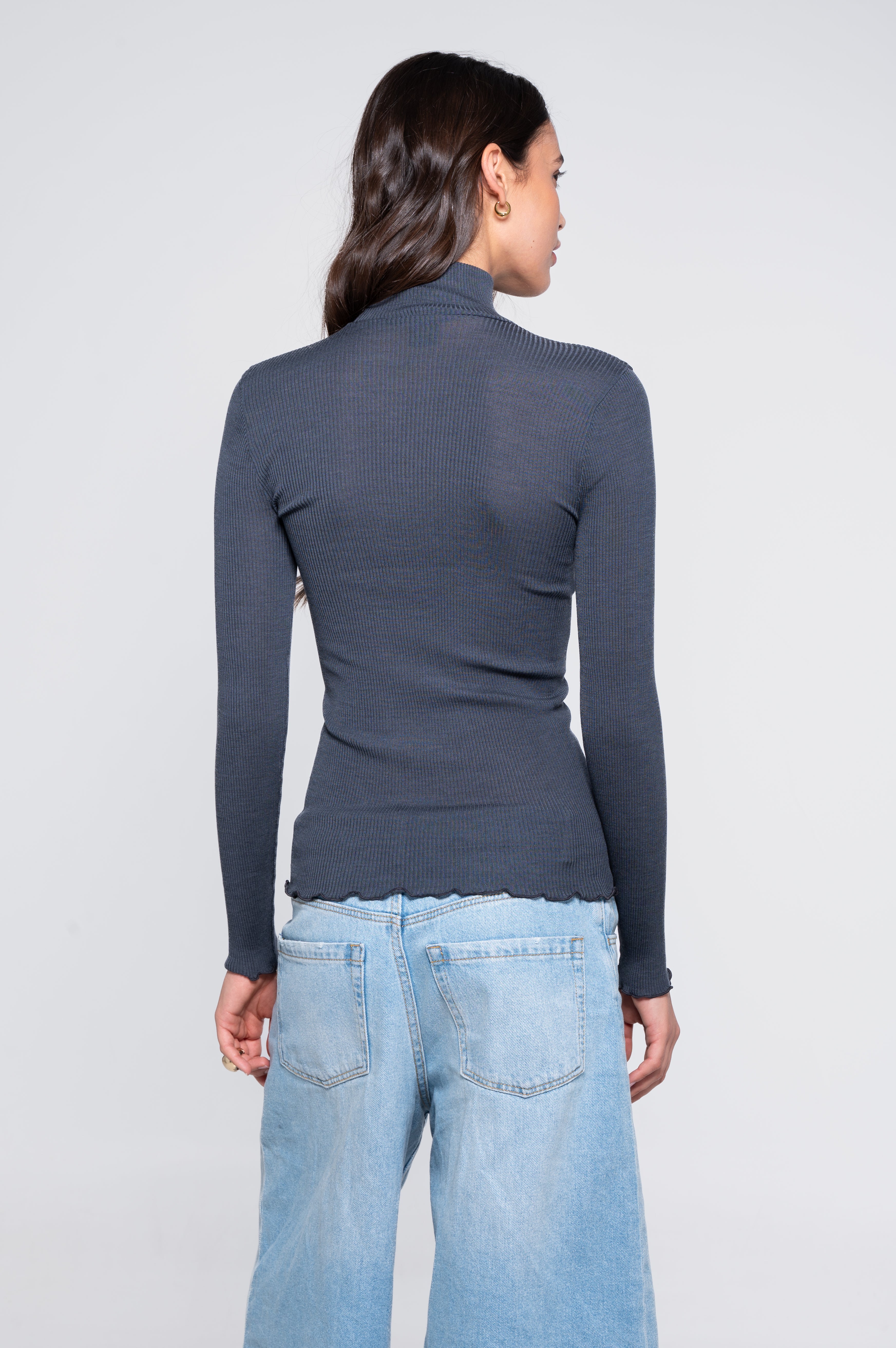 Pull à col montant à manches longues en laine et soie 3429