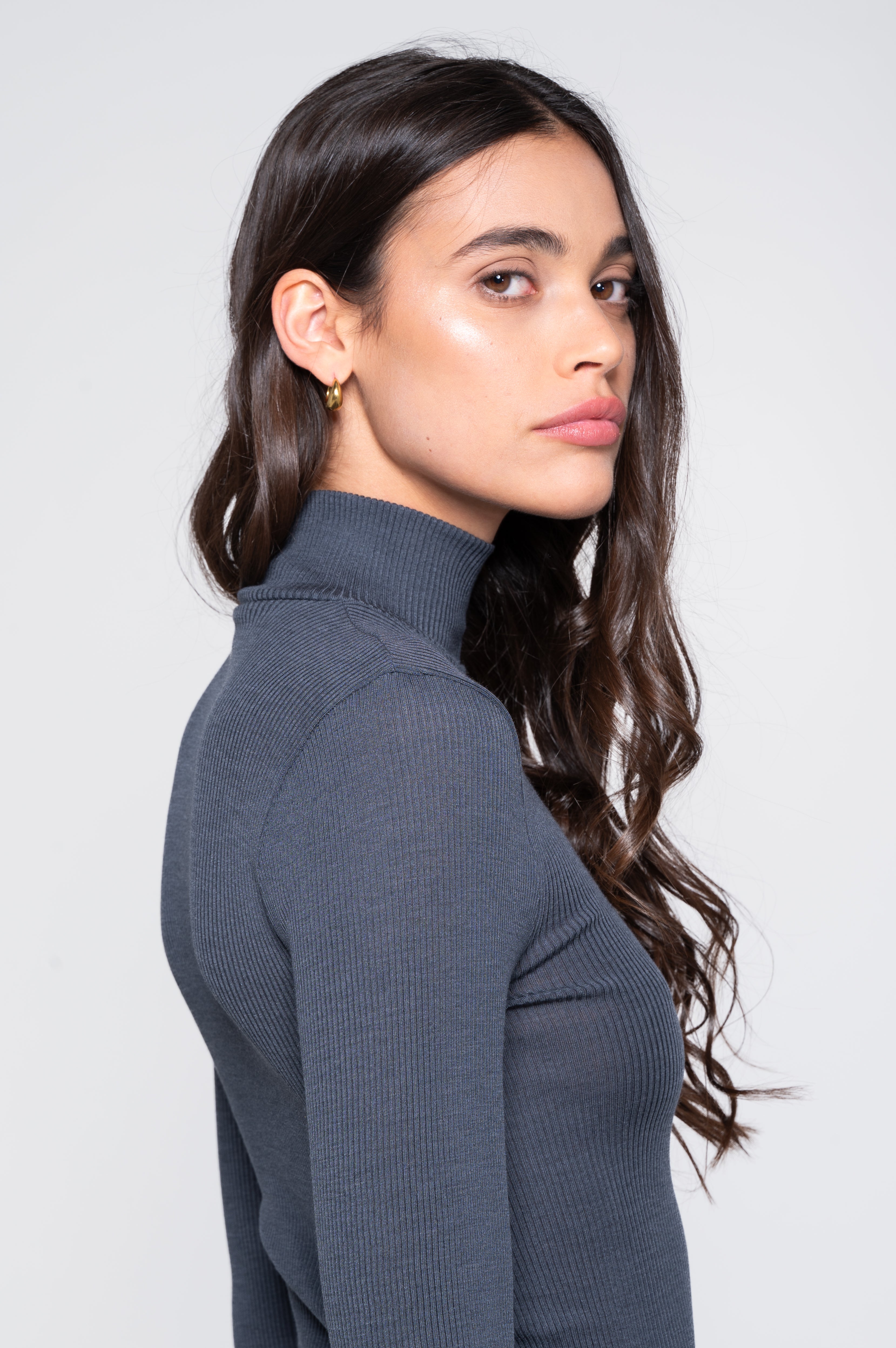 Pull à col montant à manches longues en laine et soie 3429