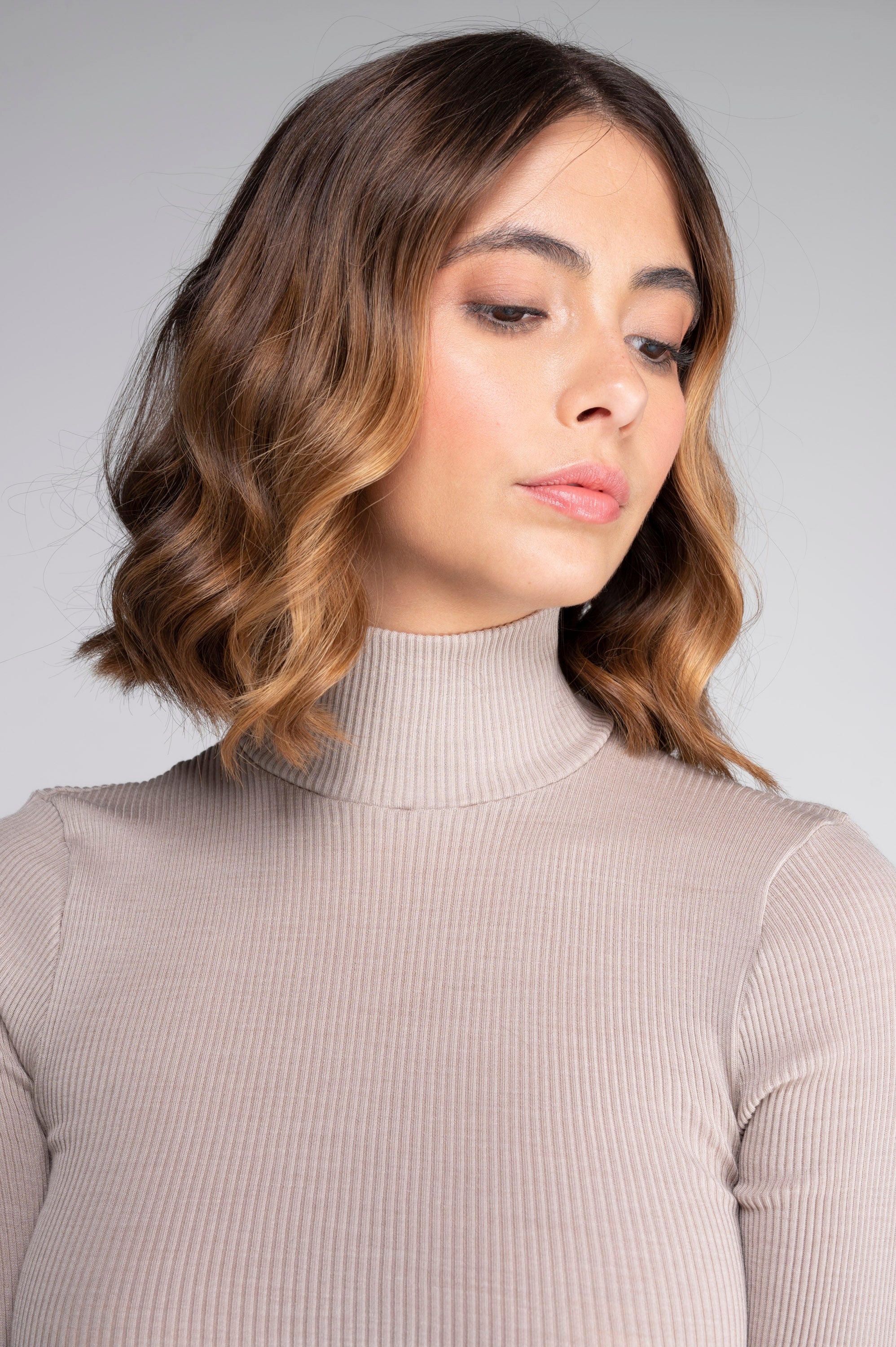 Pull à col montant à manches longues en laine et soie 3429