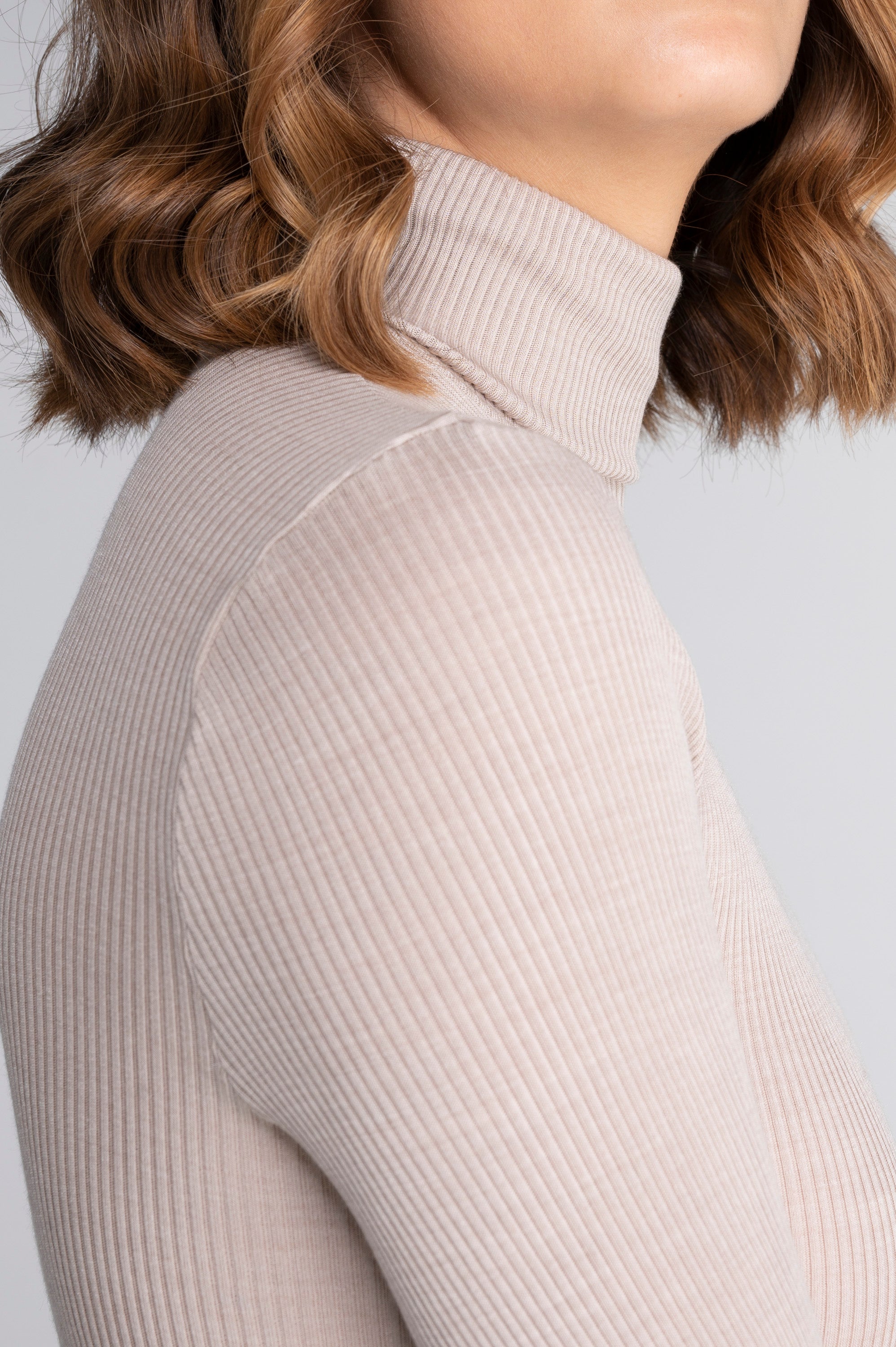 Pull à col roulé en laine et soie 3438