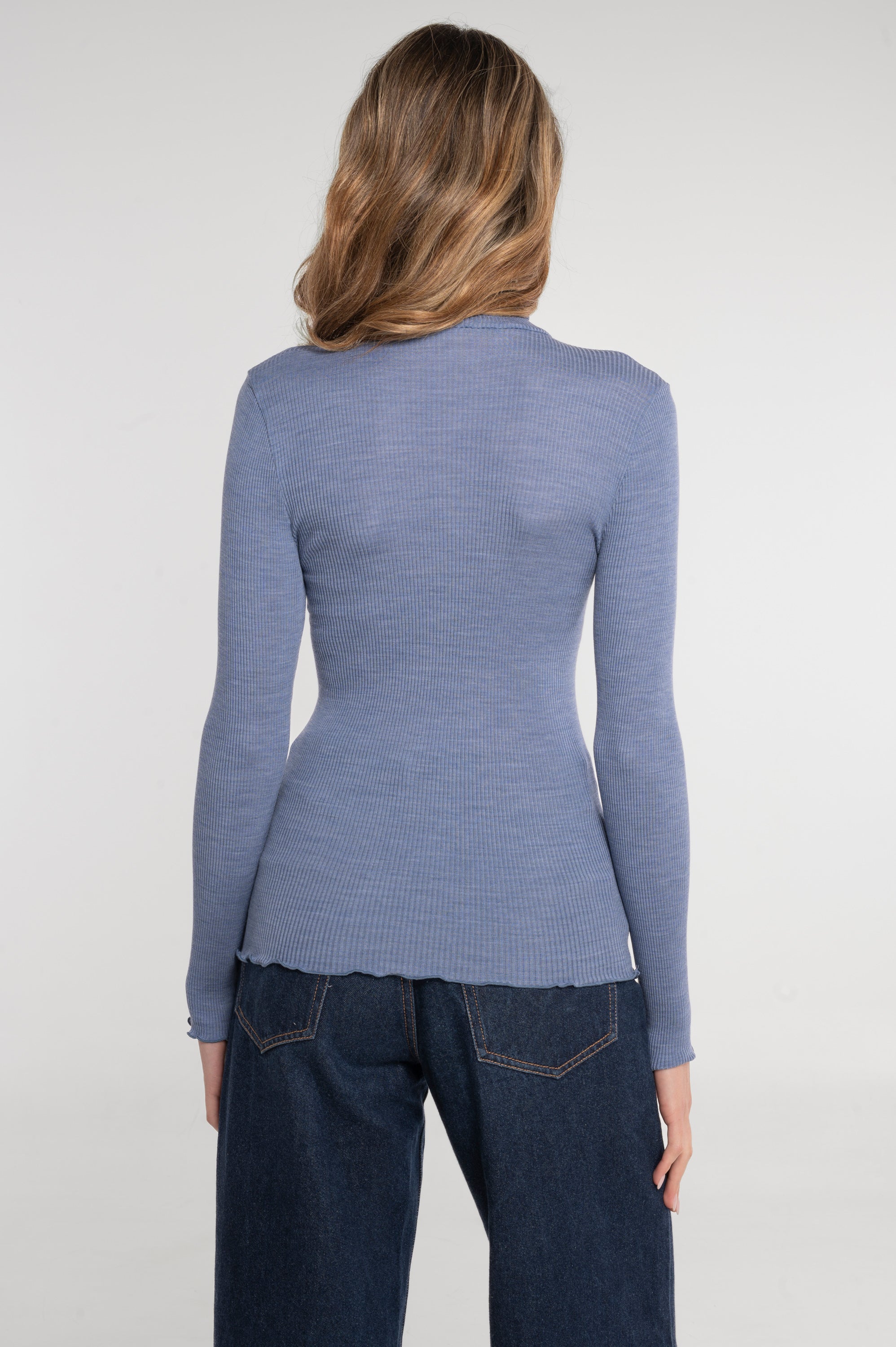 Pull à col roulé en laine et soie 3438