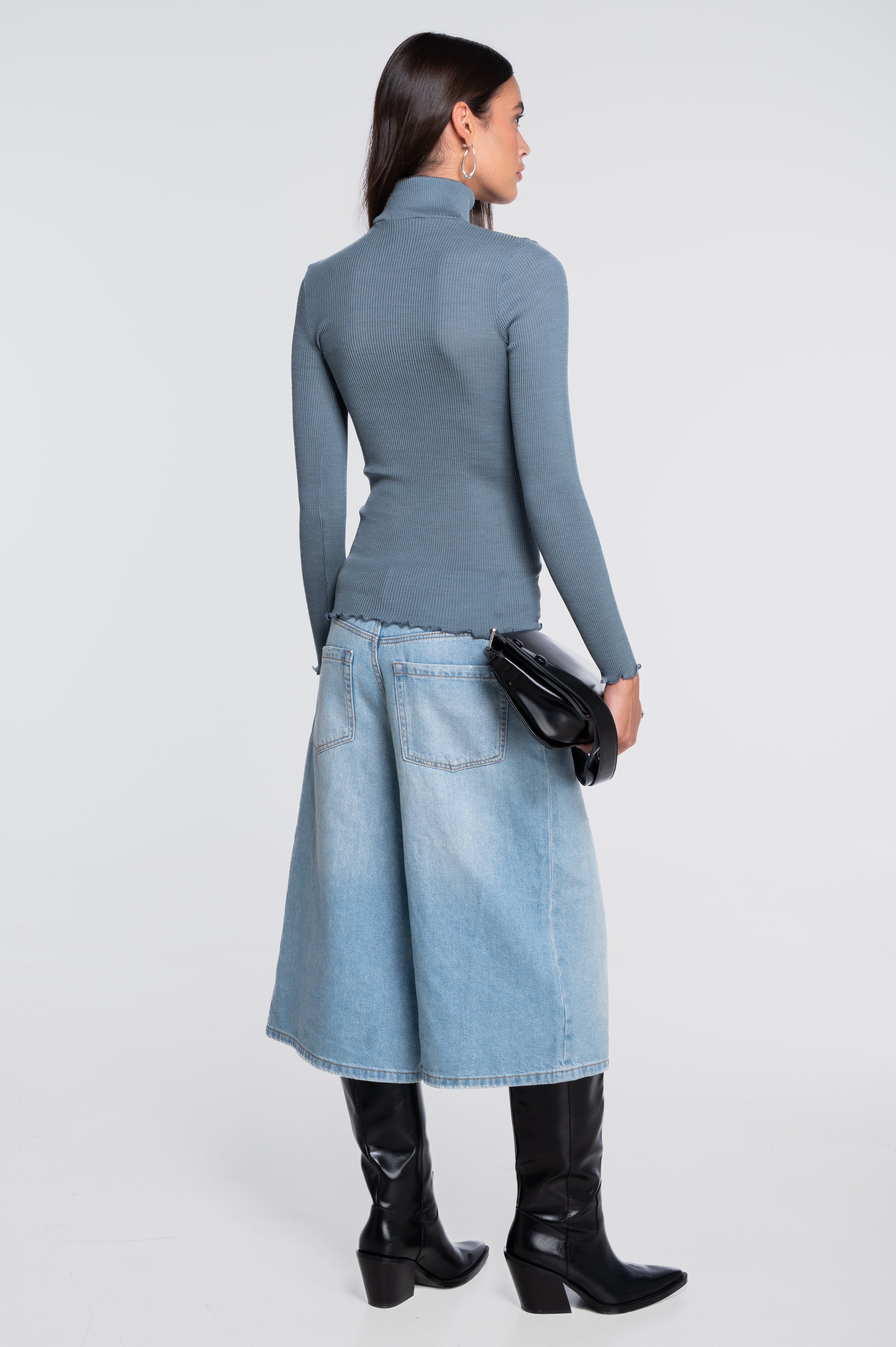 Pull à col roulé en laine et soie 3438