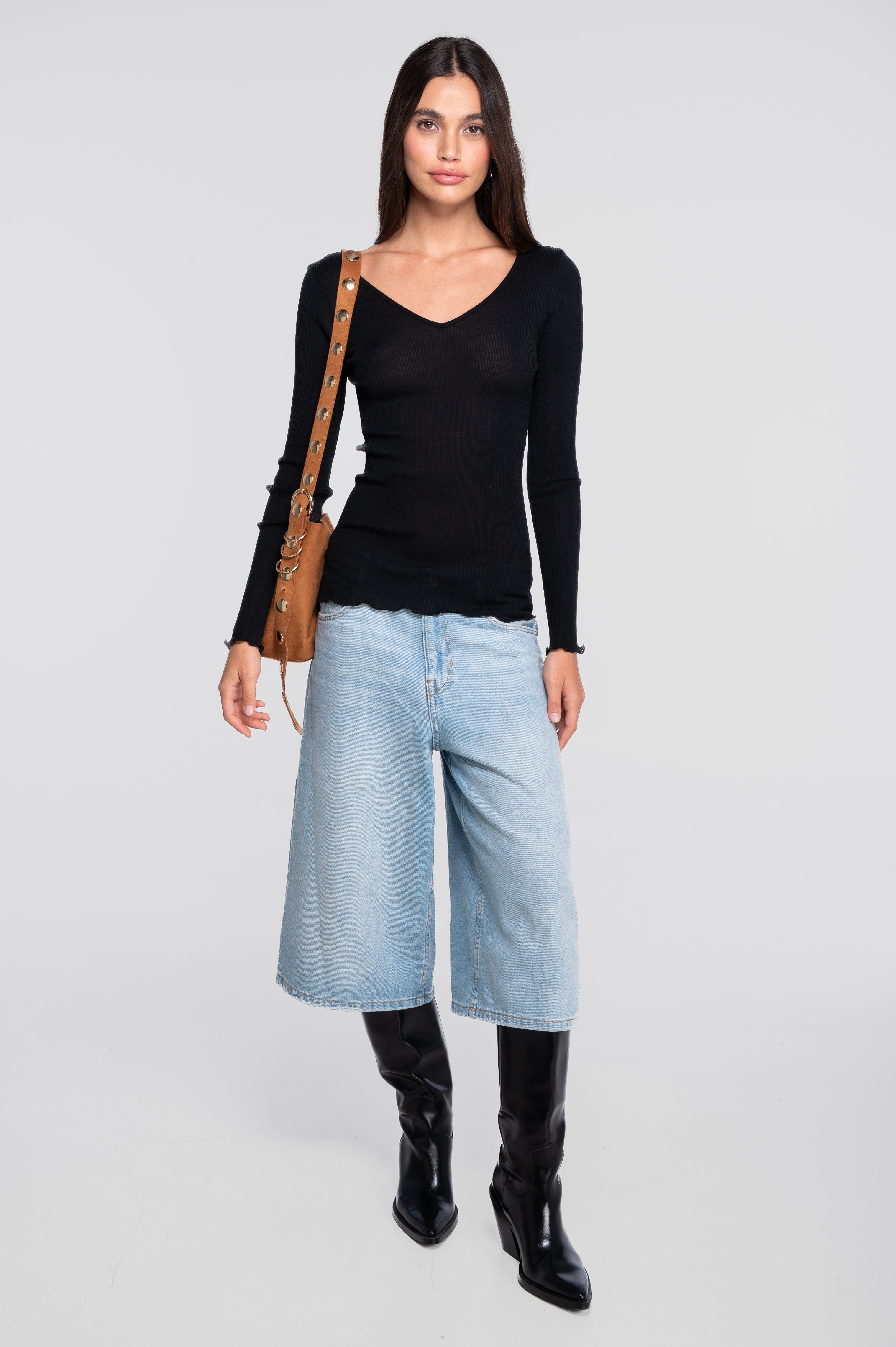 Haut à manches longues et col en V en laine et soie 3486