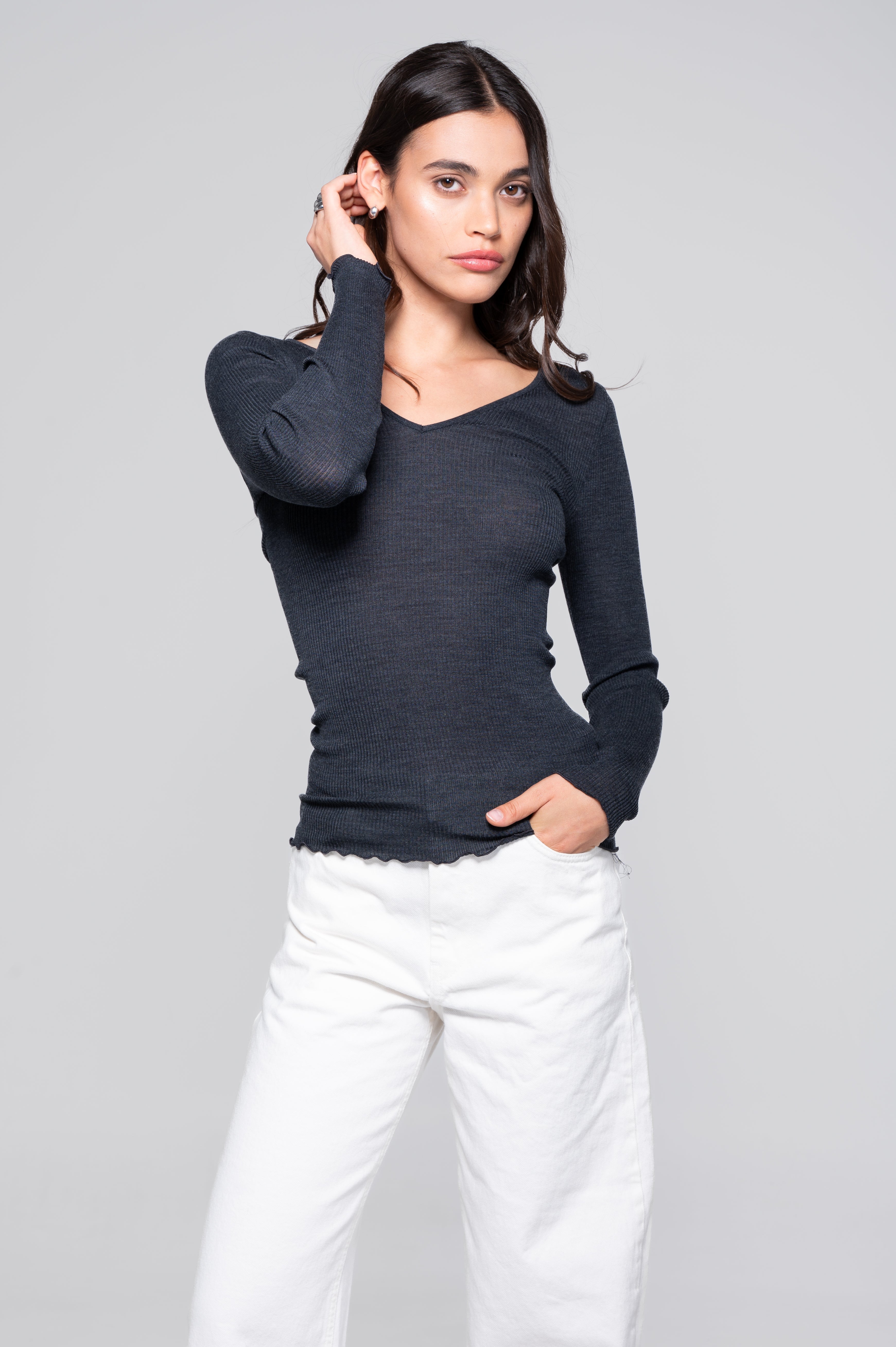 Wool and silk long sleeves V neck shirt 3486