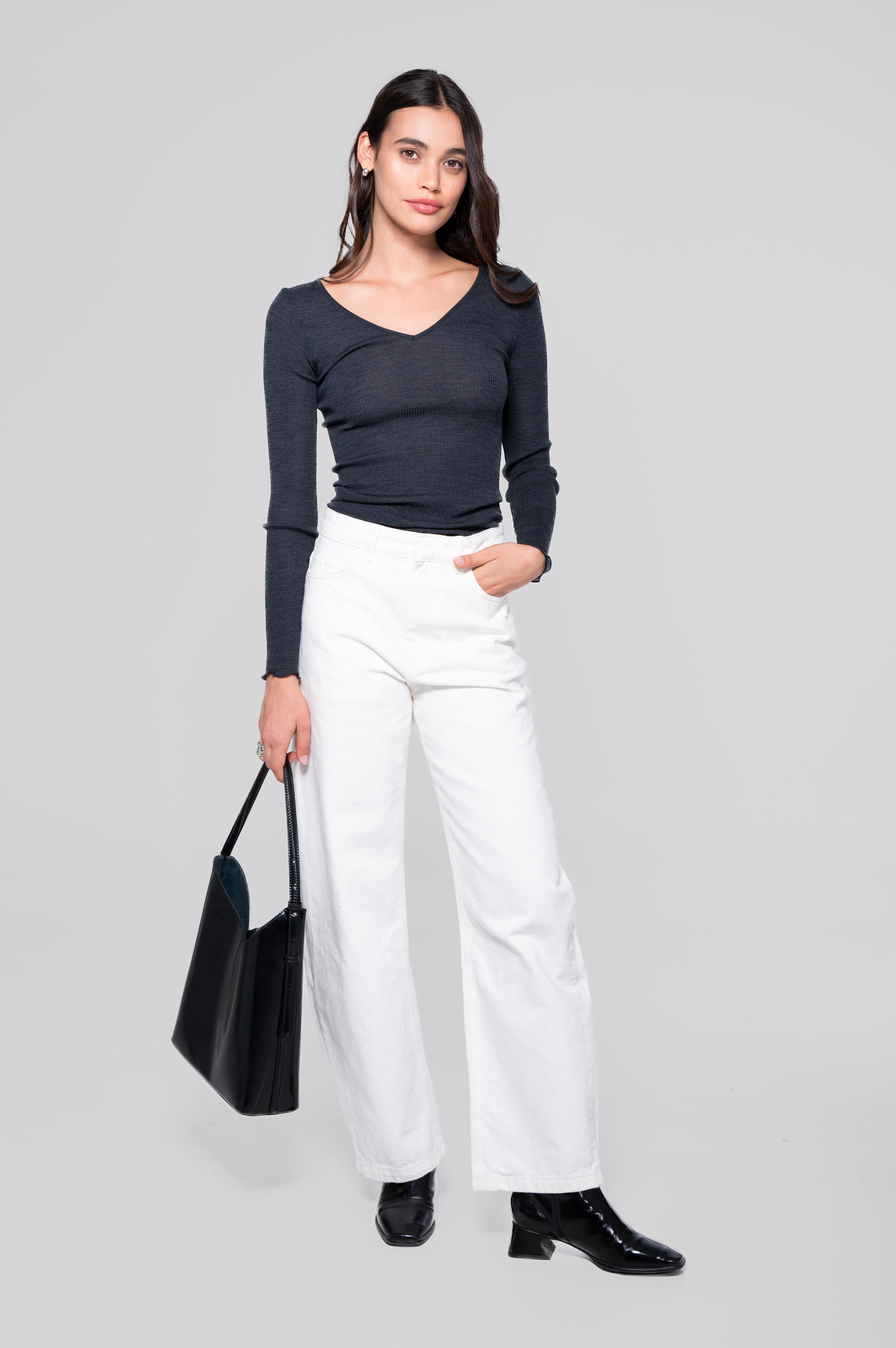 Haut à manches longues et col en V en laine et soie 3486