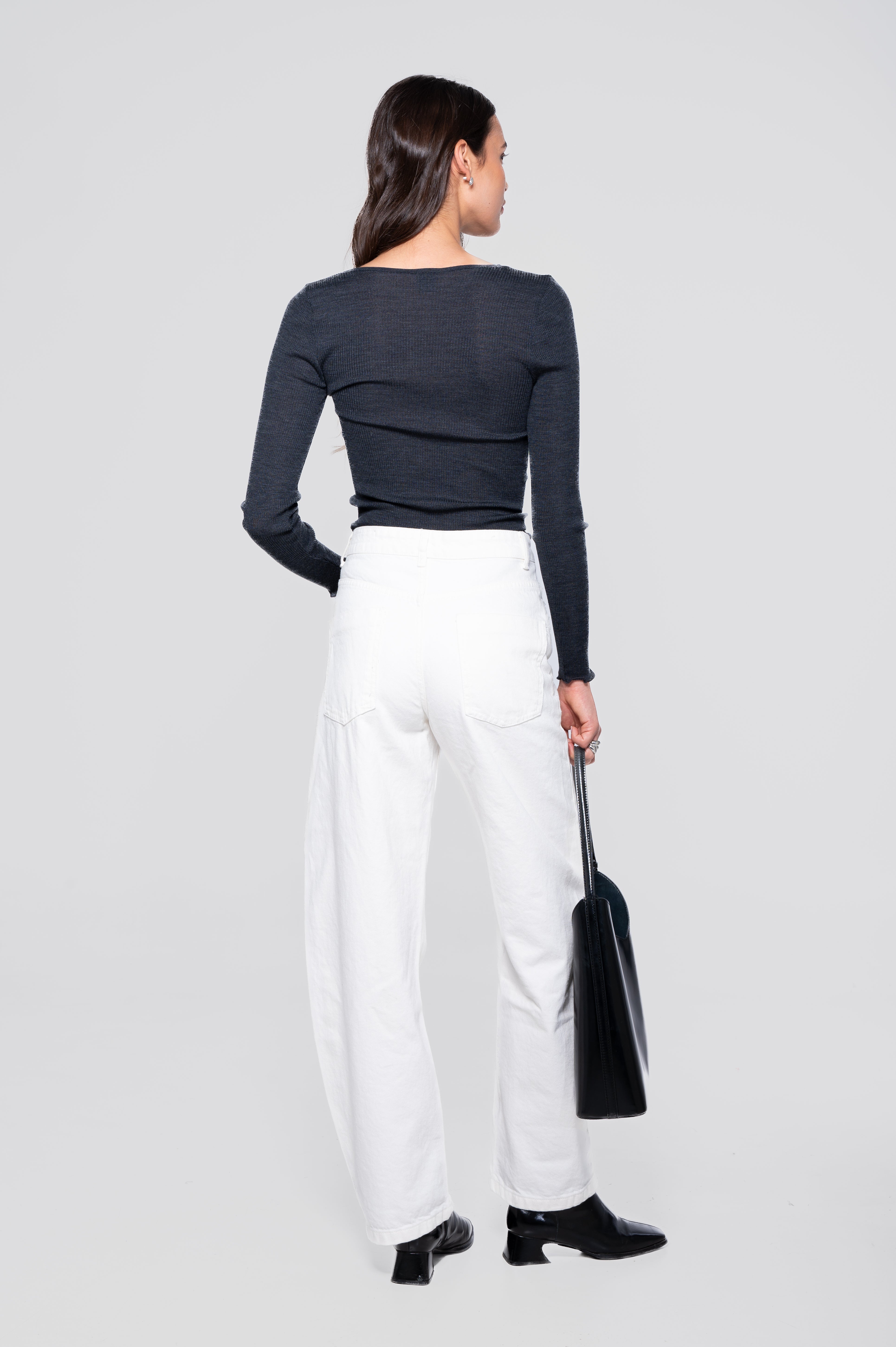 Haut à manches longues et col en V en laine et soie 3486