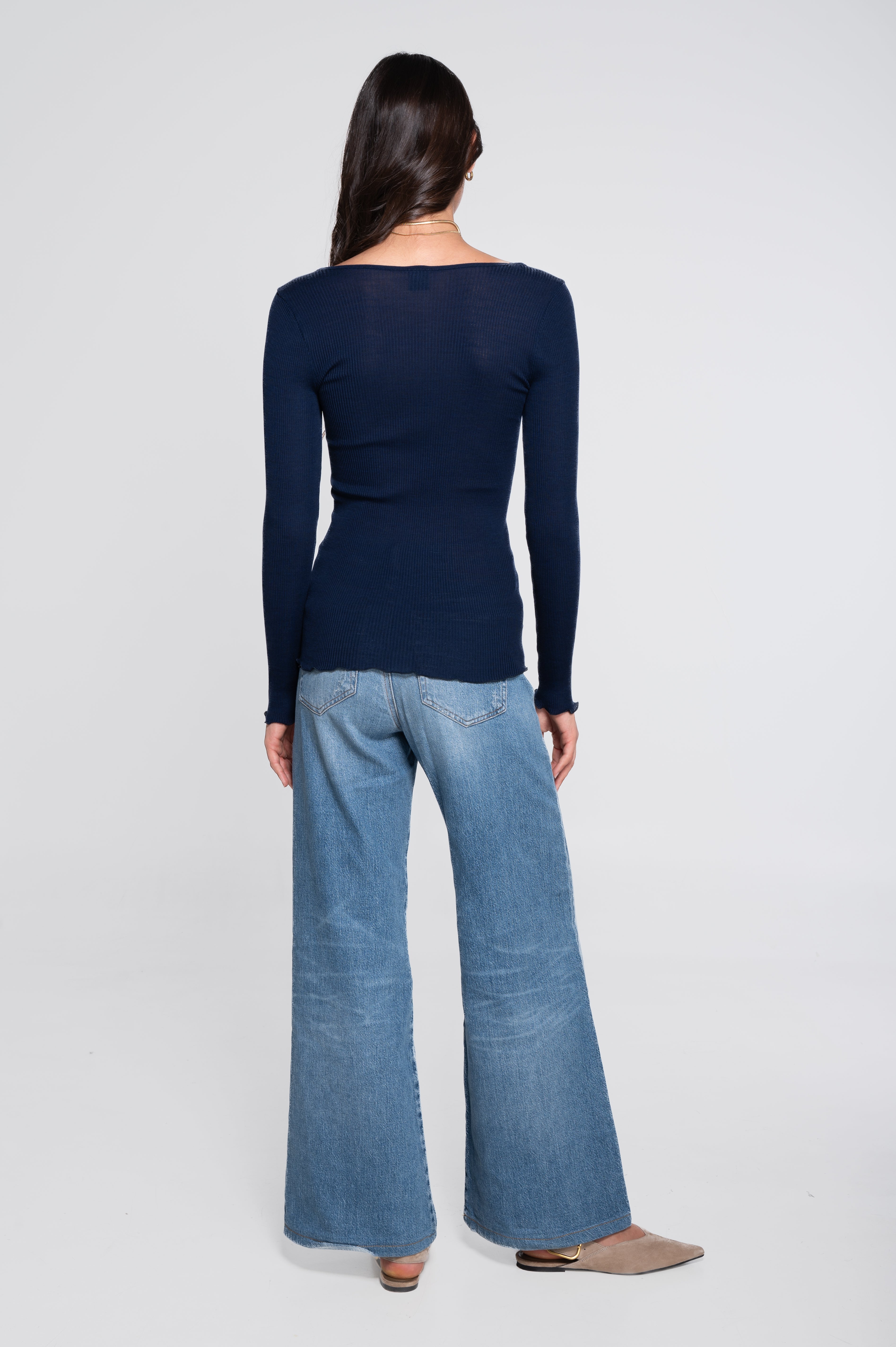 Haut à manches longues et col en V en laine et soie 3486