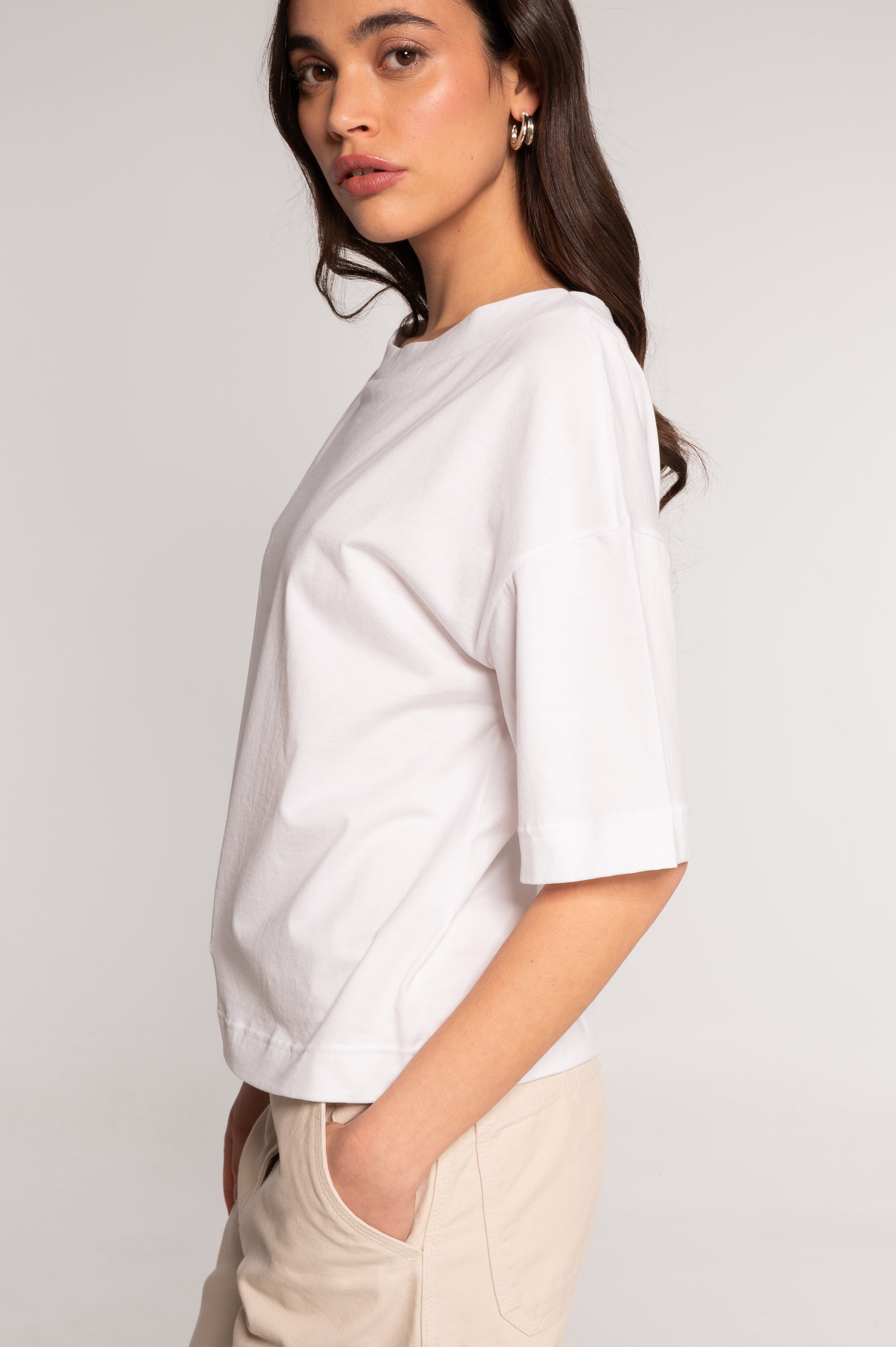 Boat neck T-shirt in jersey cotton 412