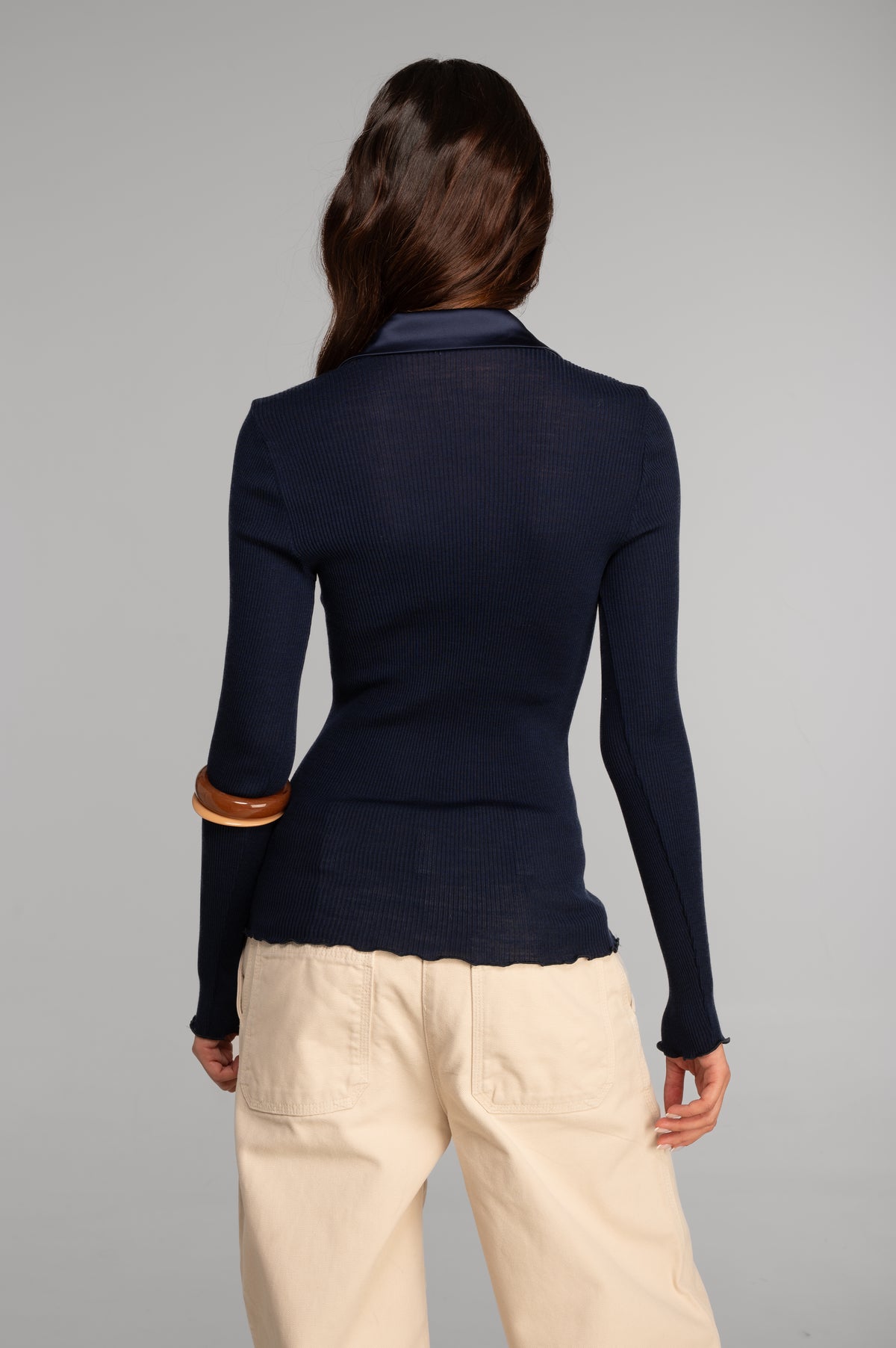 Maglia a maniche lunghe in lana e seta con colletto polo in raso 6349