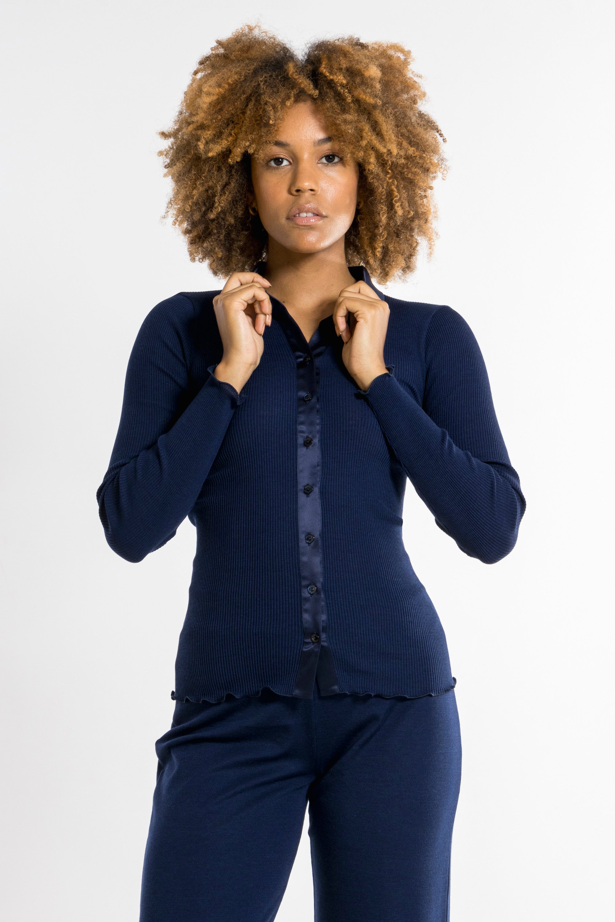 Wool and silk long sleeves shirt with satin opening 6350