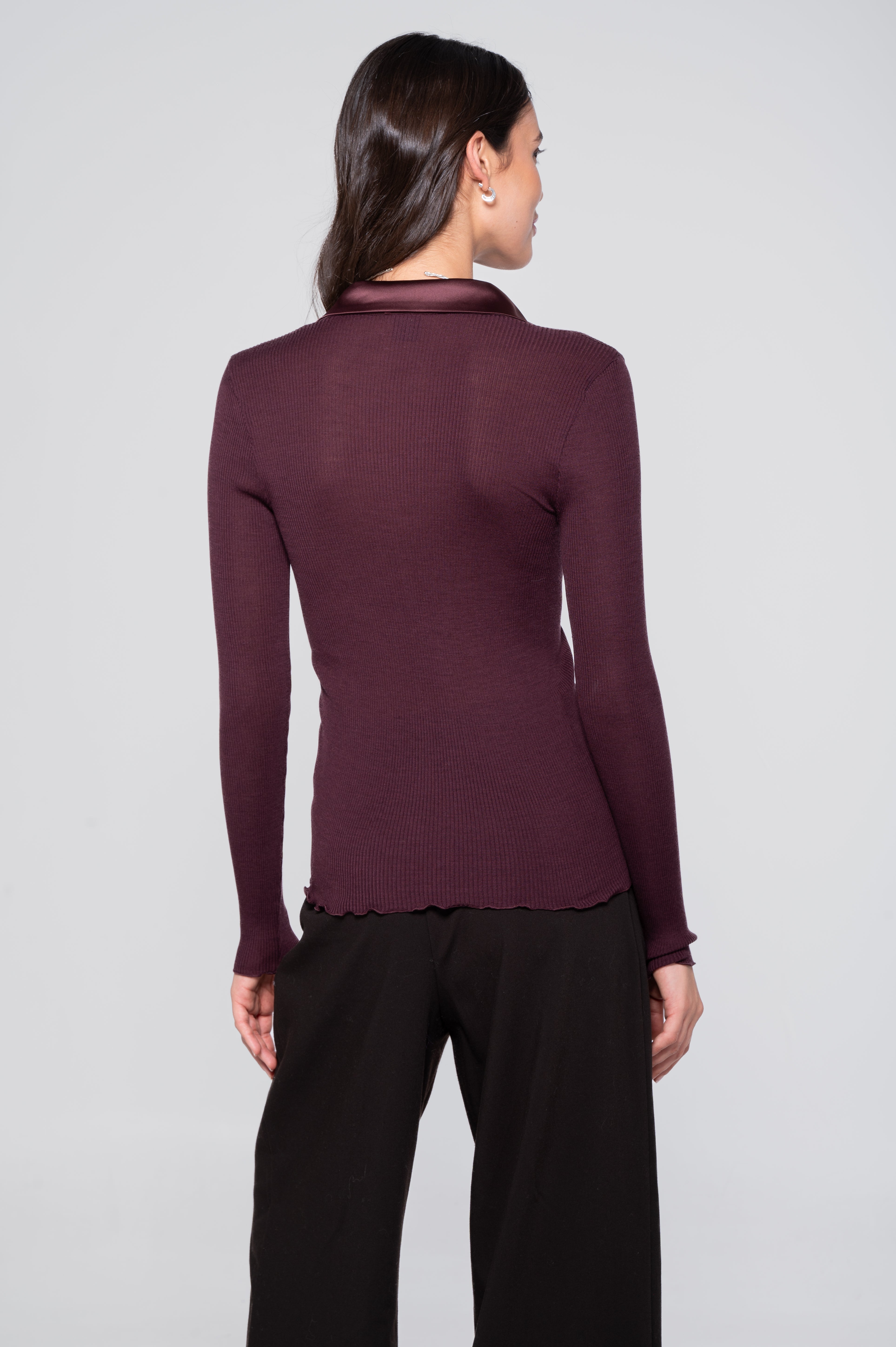 Chemise à manches longues en laine et soie avec ouverture en satin 6350