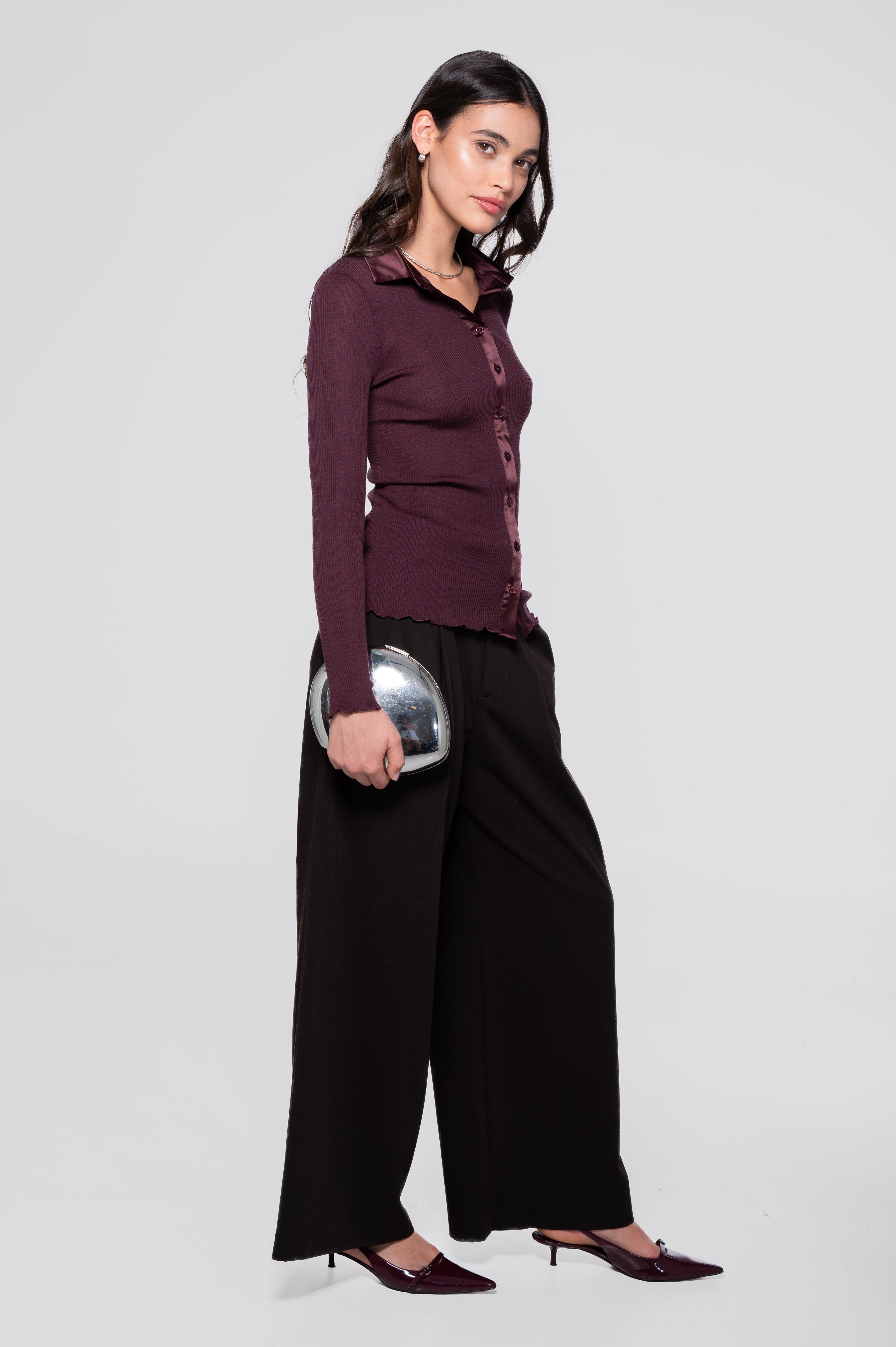 Chemise à manches longues en laine et soie avec ouverture en satin 6350