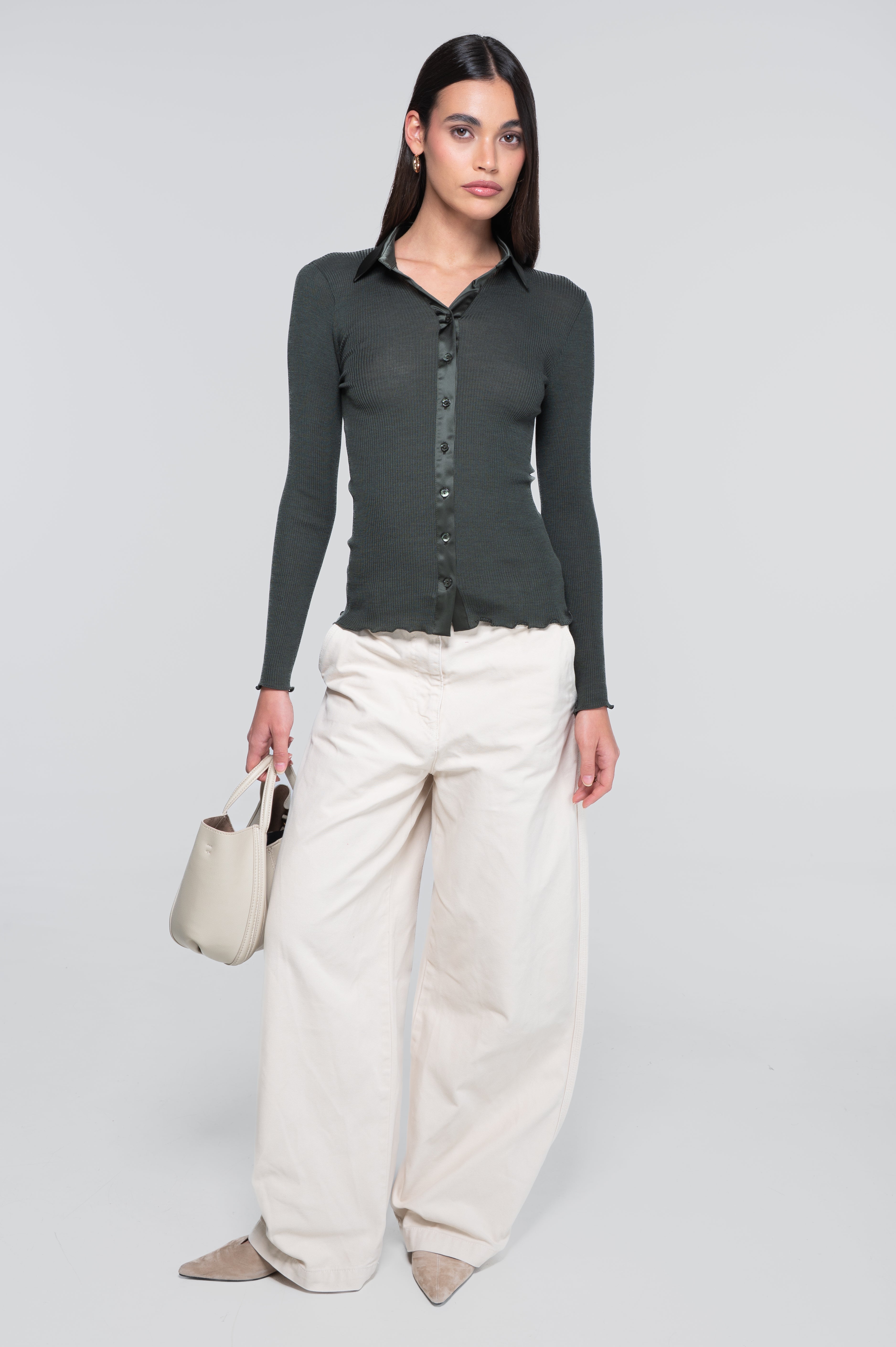 Chemise à manches longues en laine et soie avec ouverture en satin 6350