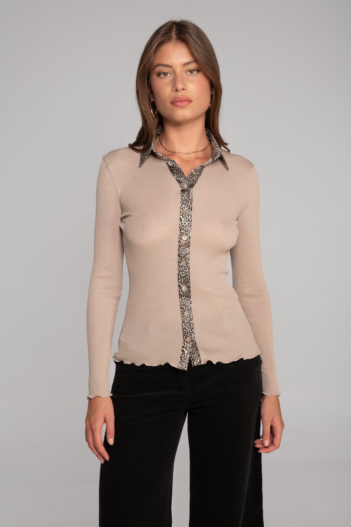 Wool and silk long sleeves shirt with satin details 6350