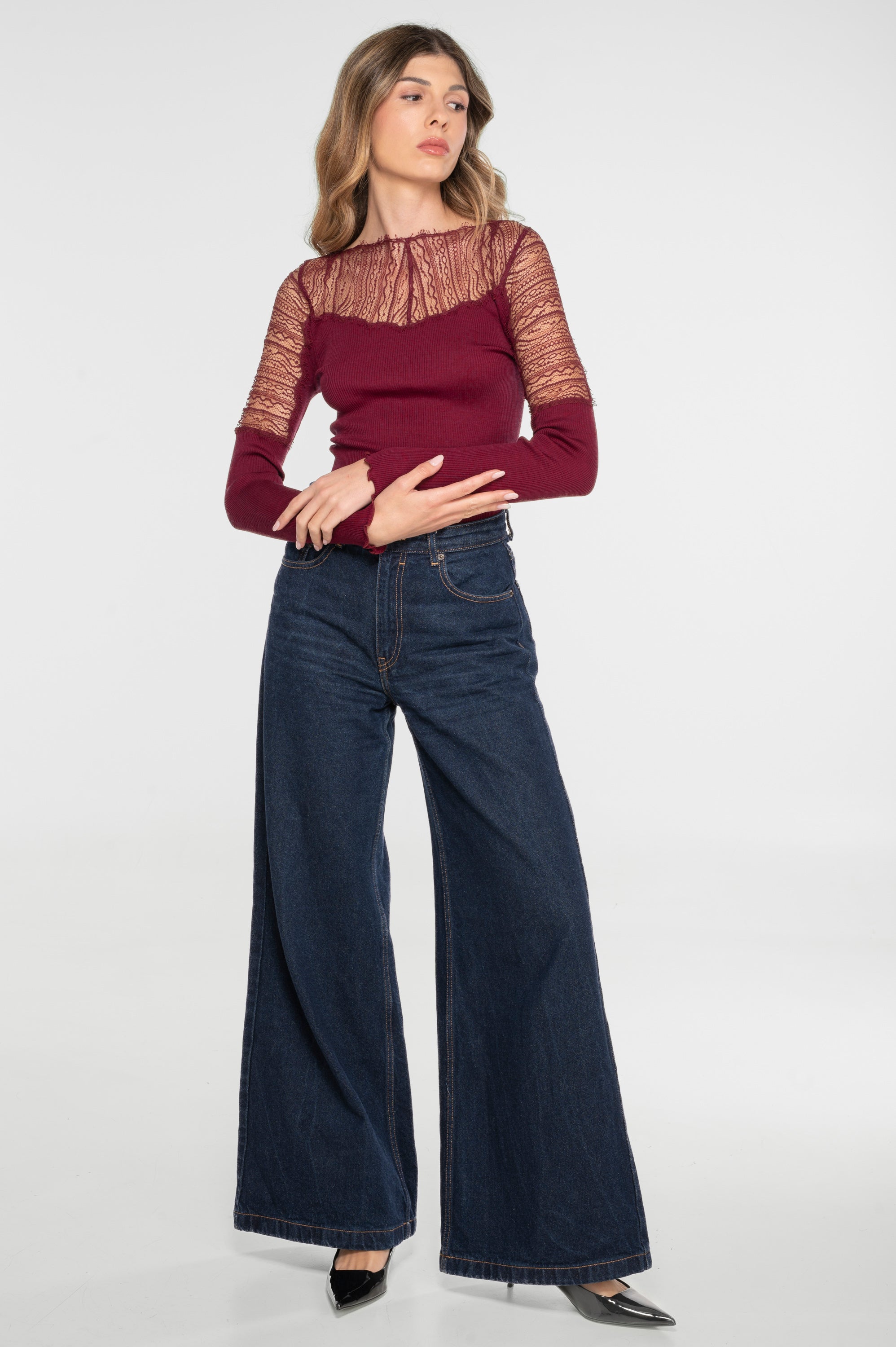 Chemise à manches longues en laine et soie avec dentelle de chantilly 7415