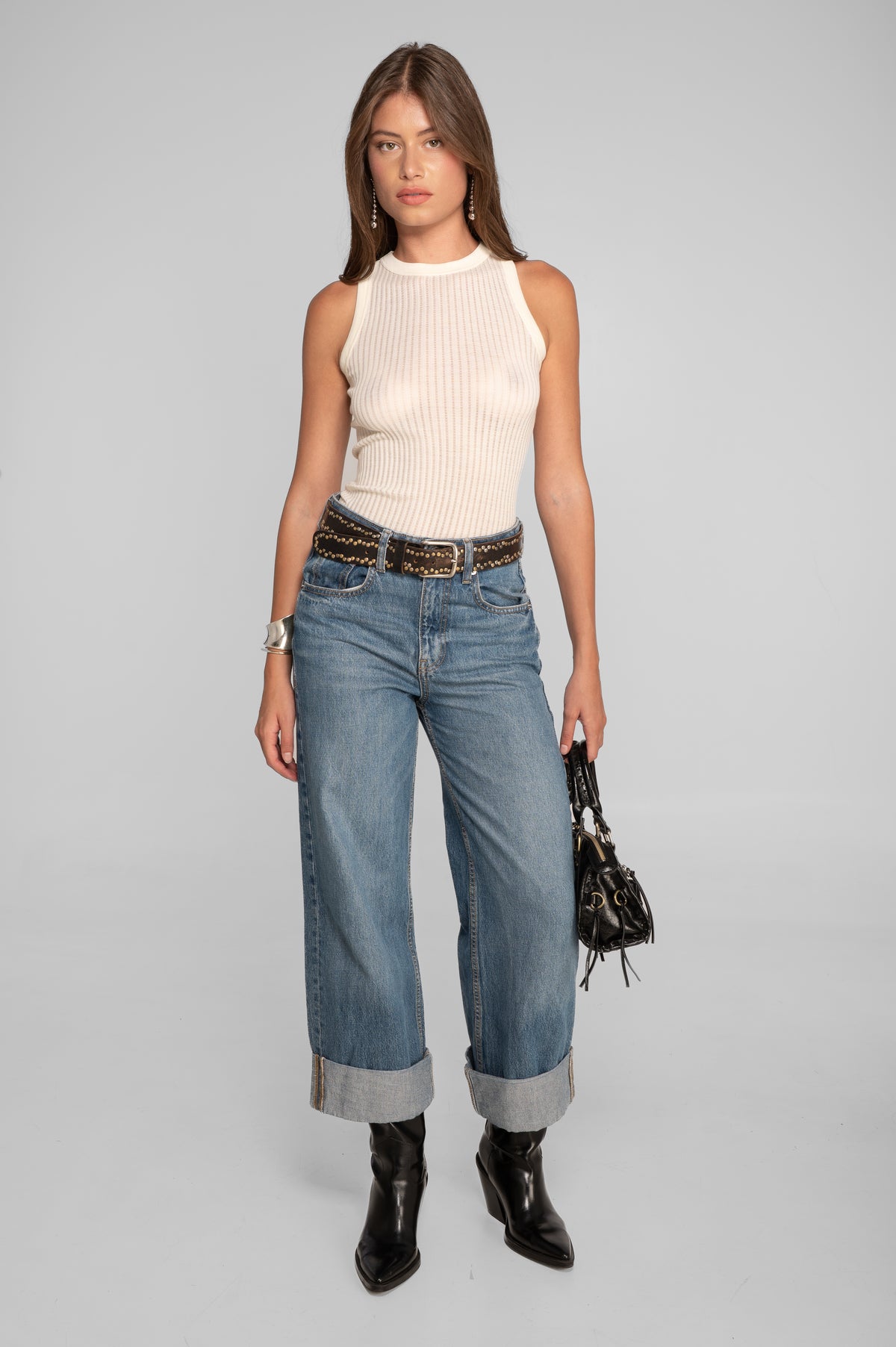Sleeveless halterneck top in ajouré wool and silk 7490