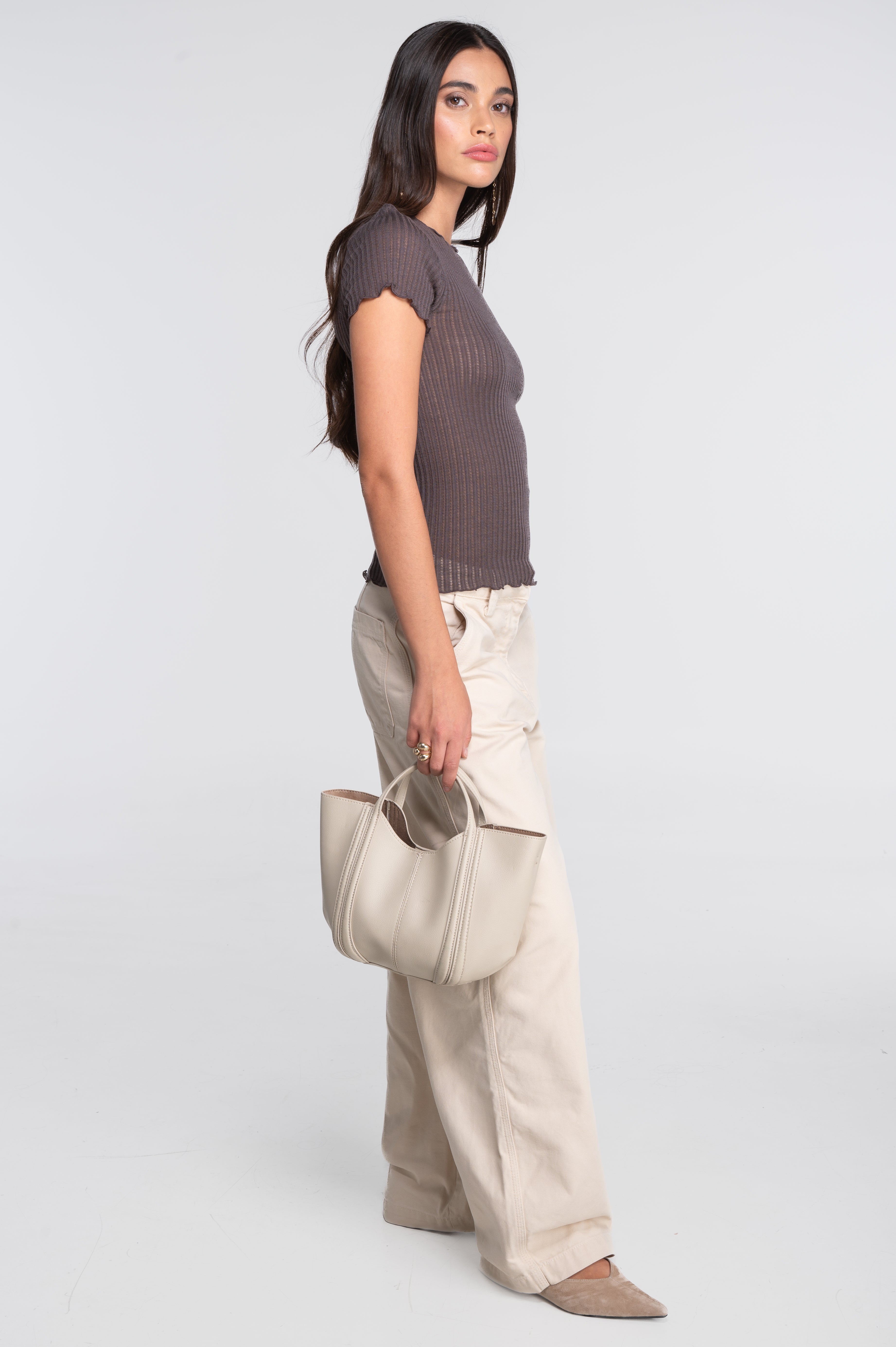 Haut à manches courtes et col rond en laine et soie ajourée 7493