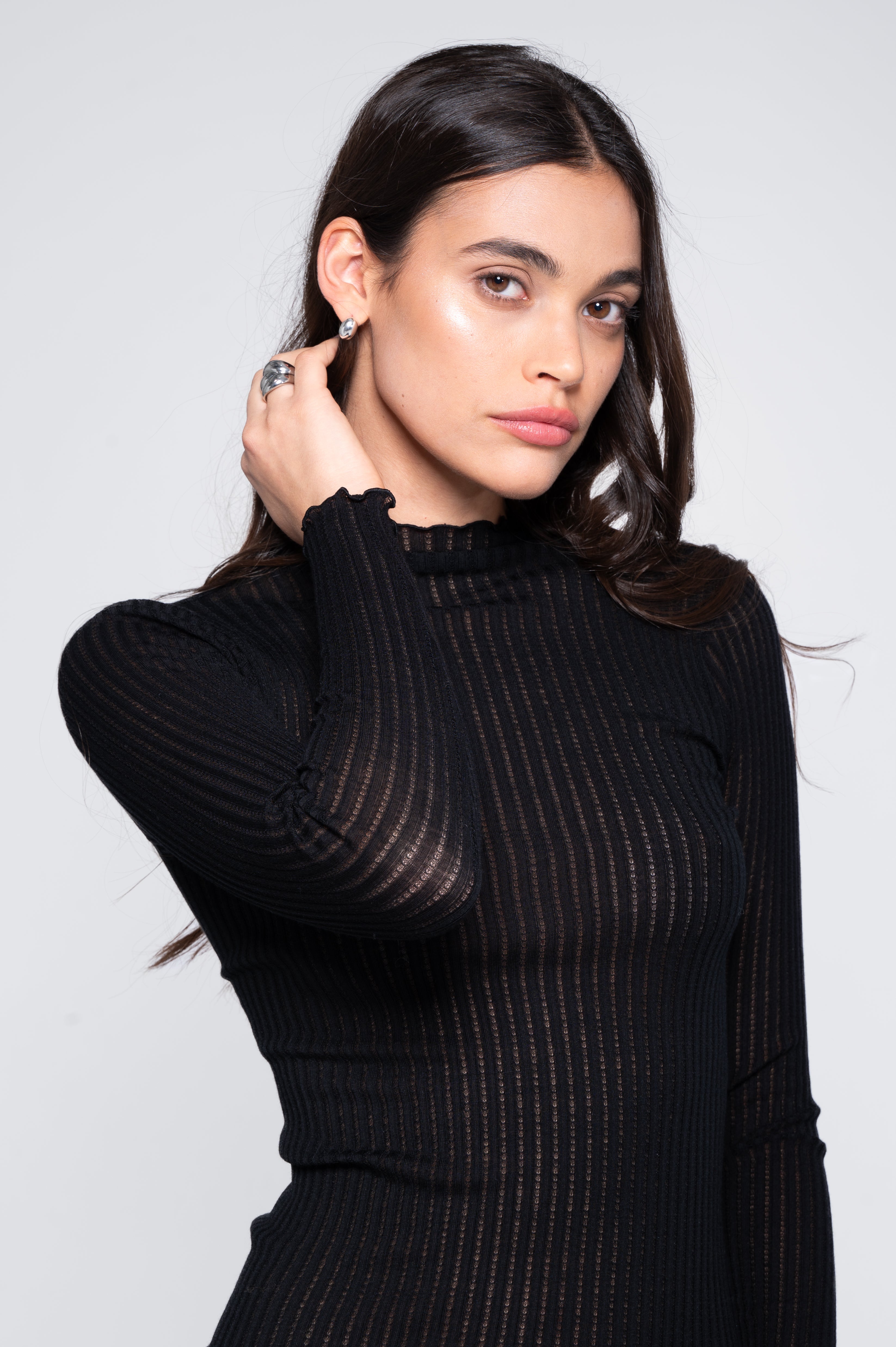 Haut à manches longues et col montant en laine et soie ajourée 7494