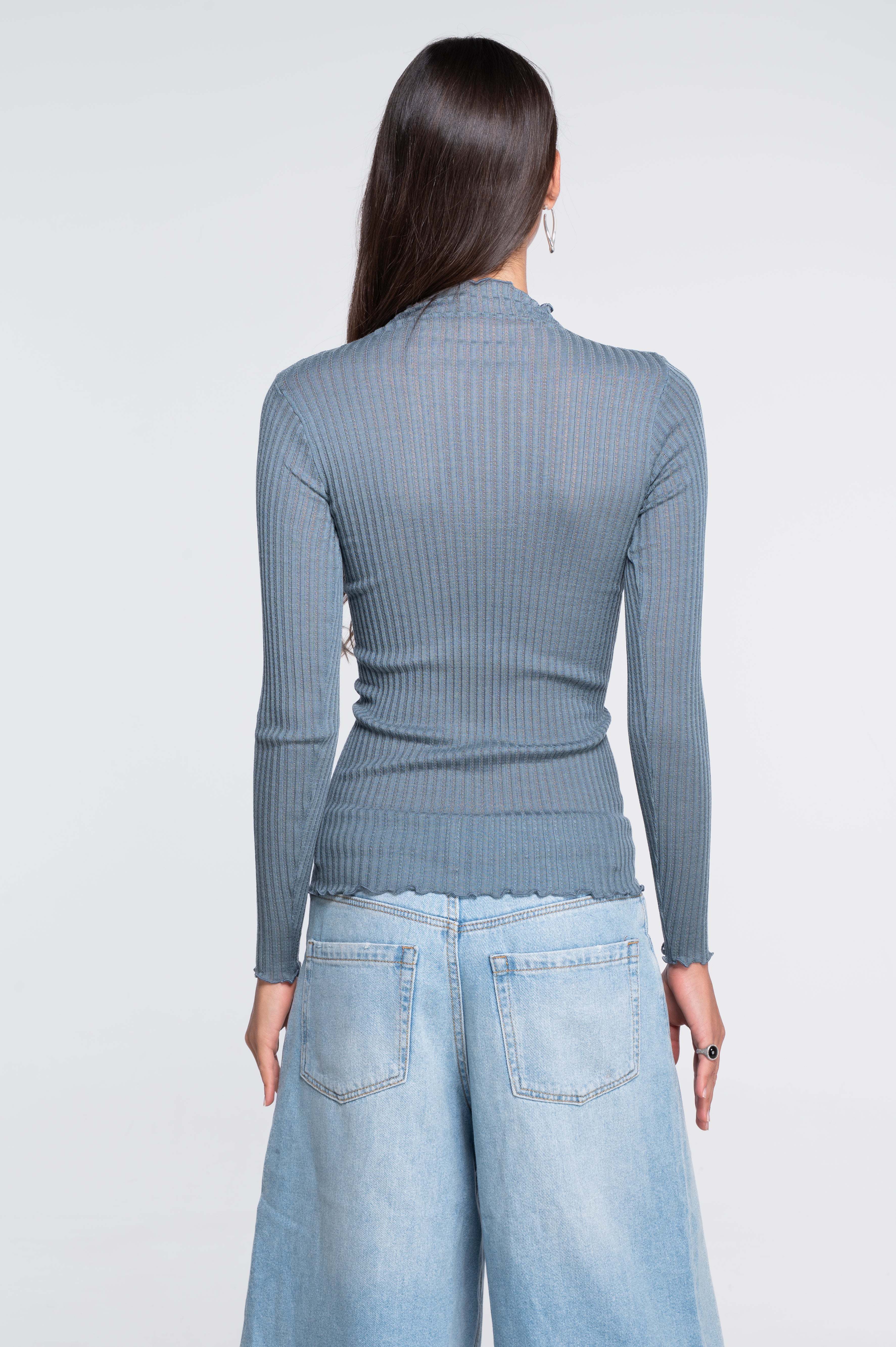 Haut à manches longues et col montant en laine et soie ajourée 7494