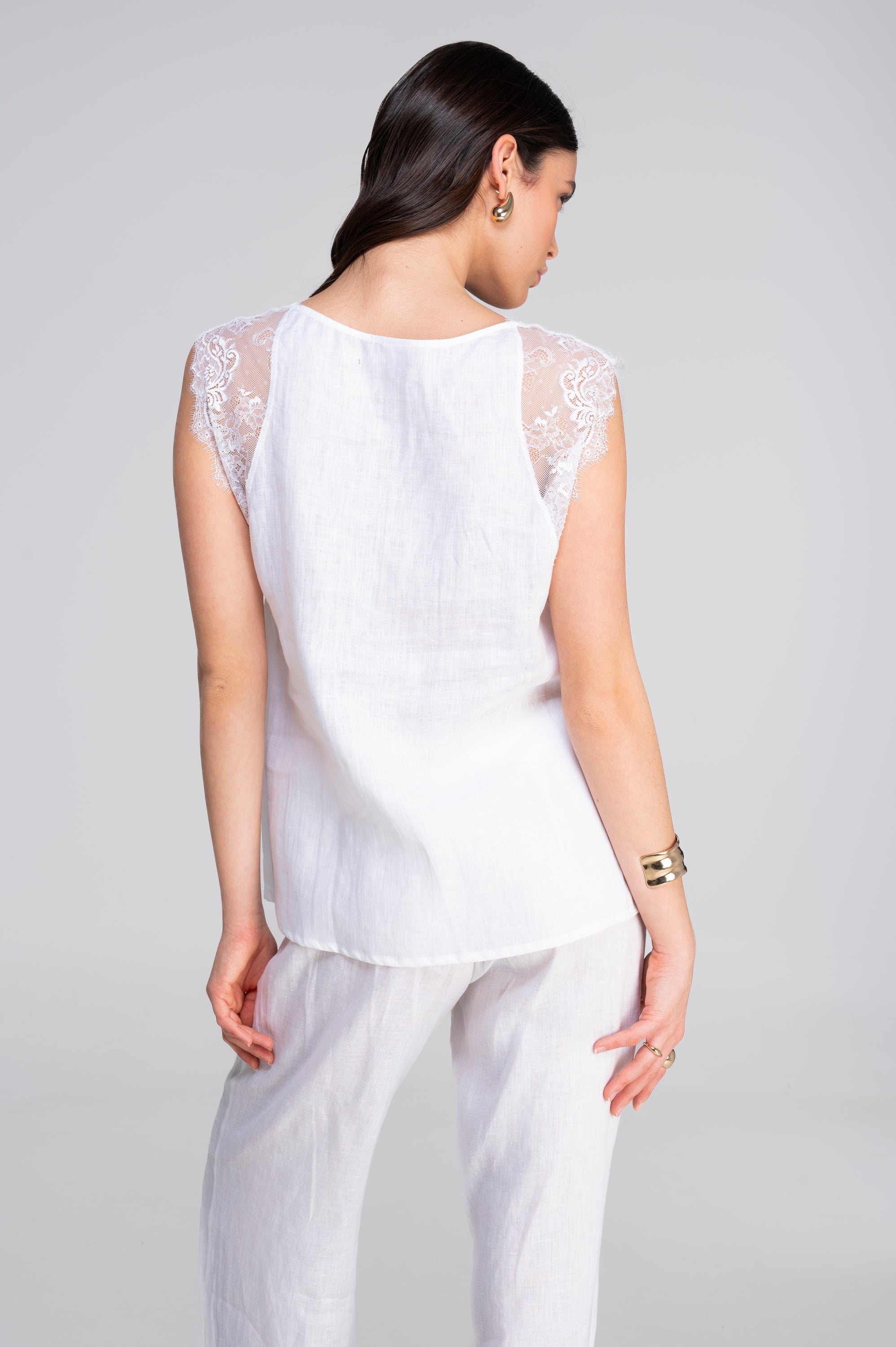 Linen short sleeves shirt with chantilly lace 7521