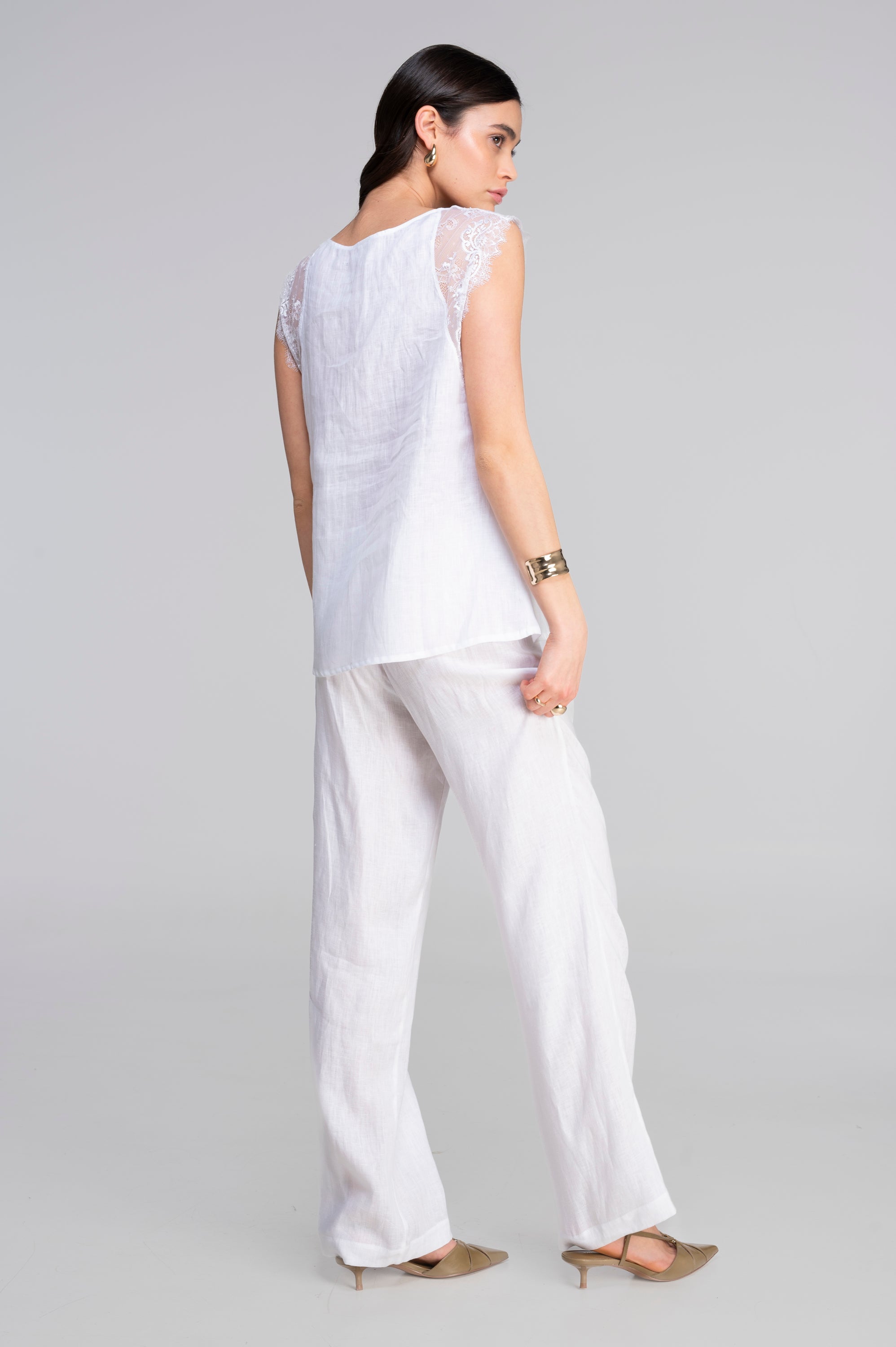 Linen short sleeves shirt with chantilly lace 7521