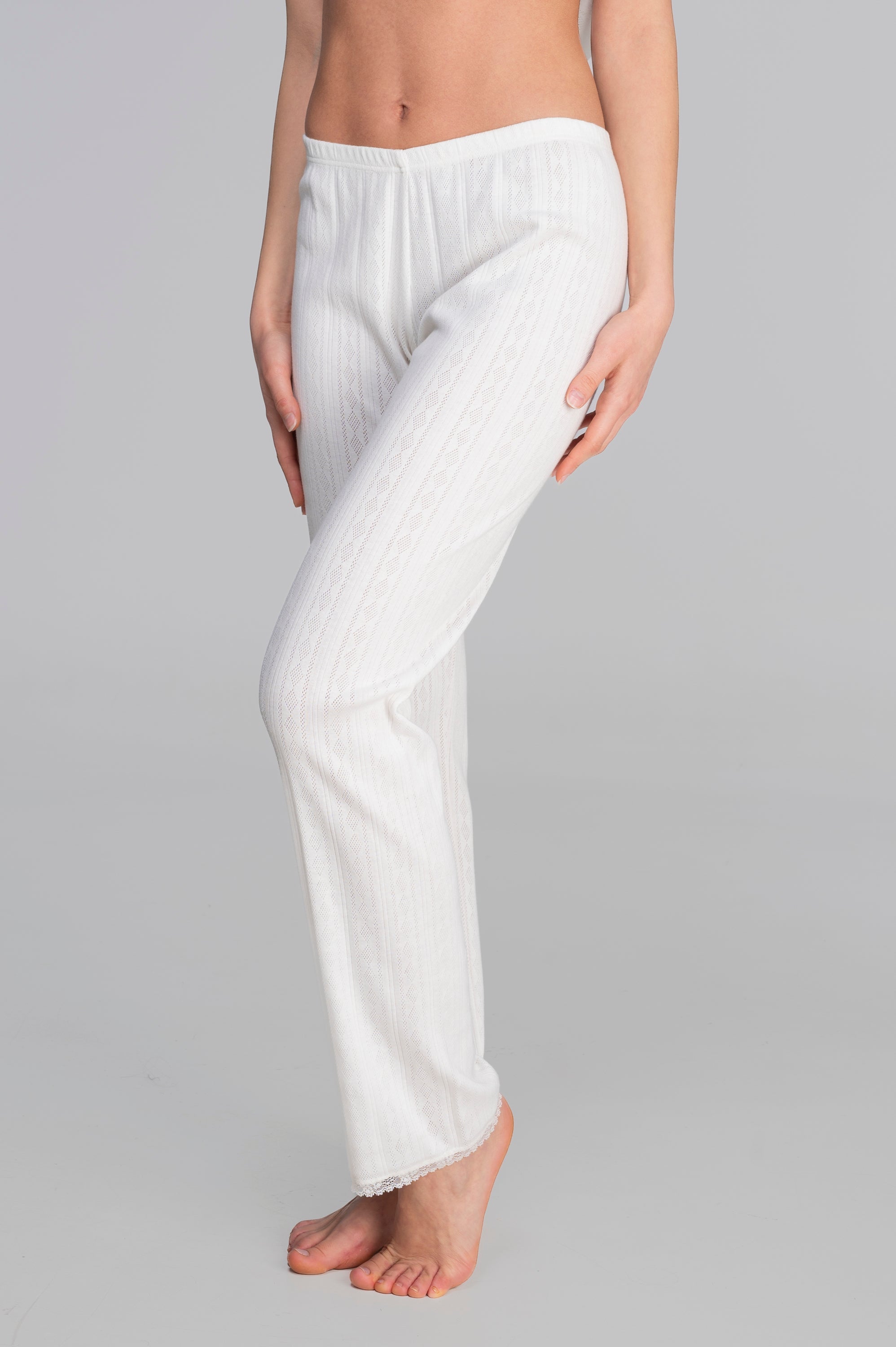 Straight-leg pants in ajourè cotton 7549