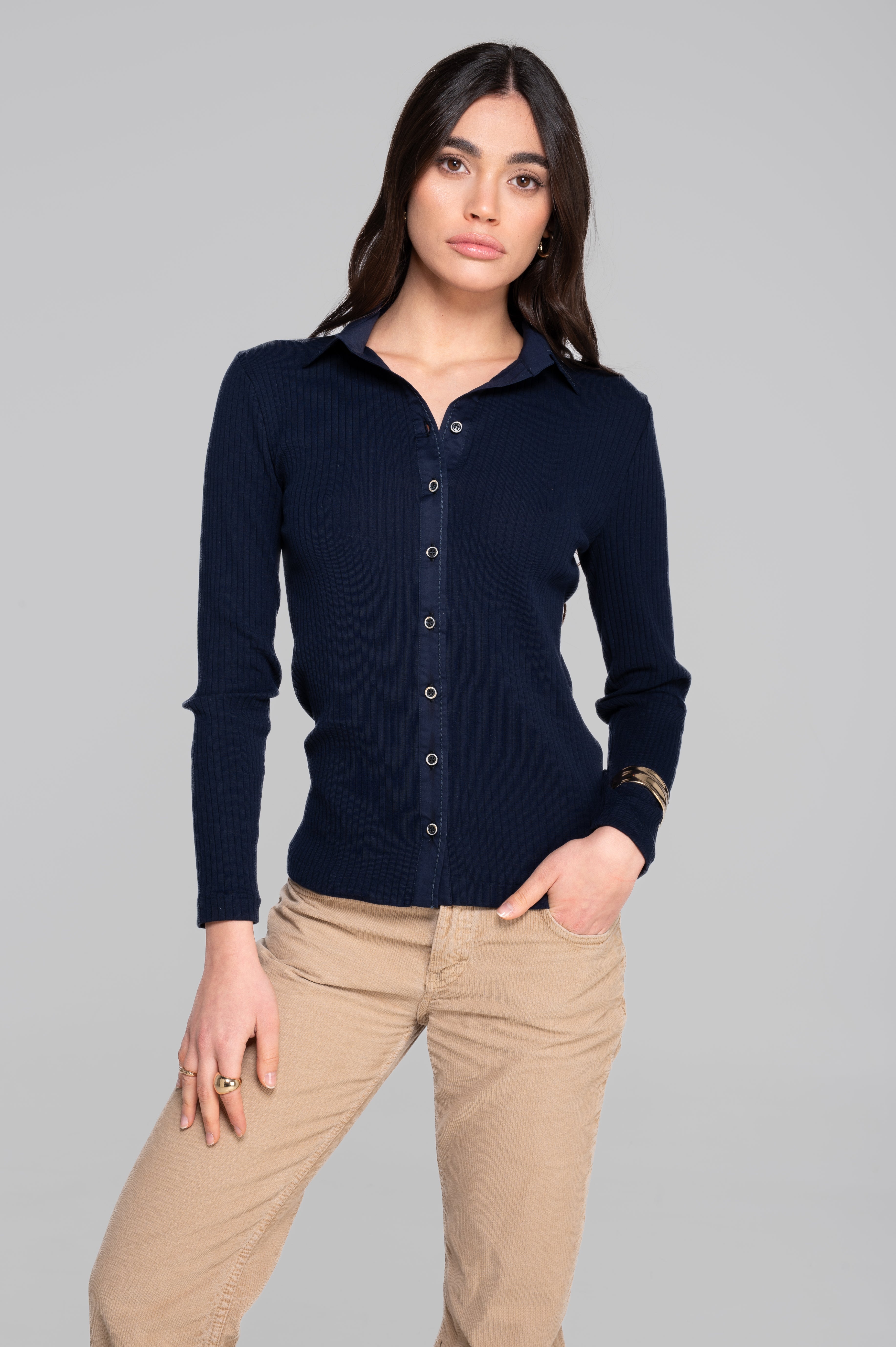 Camicia a maniche lunghe da donna in 100% cotone 7568