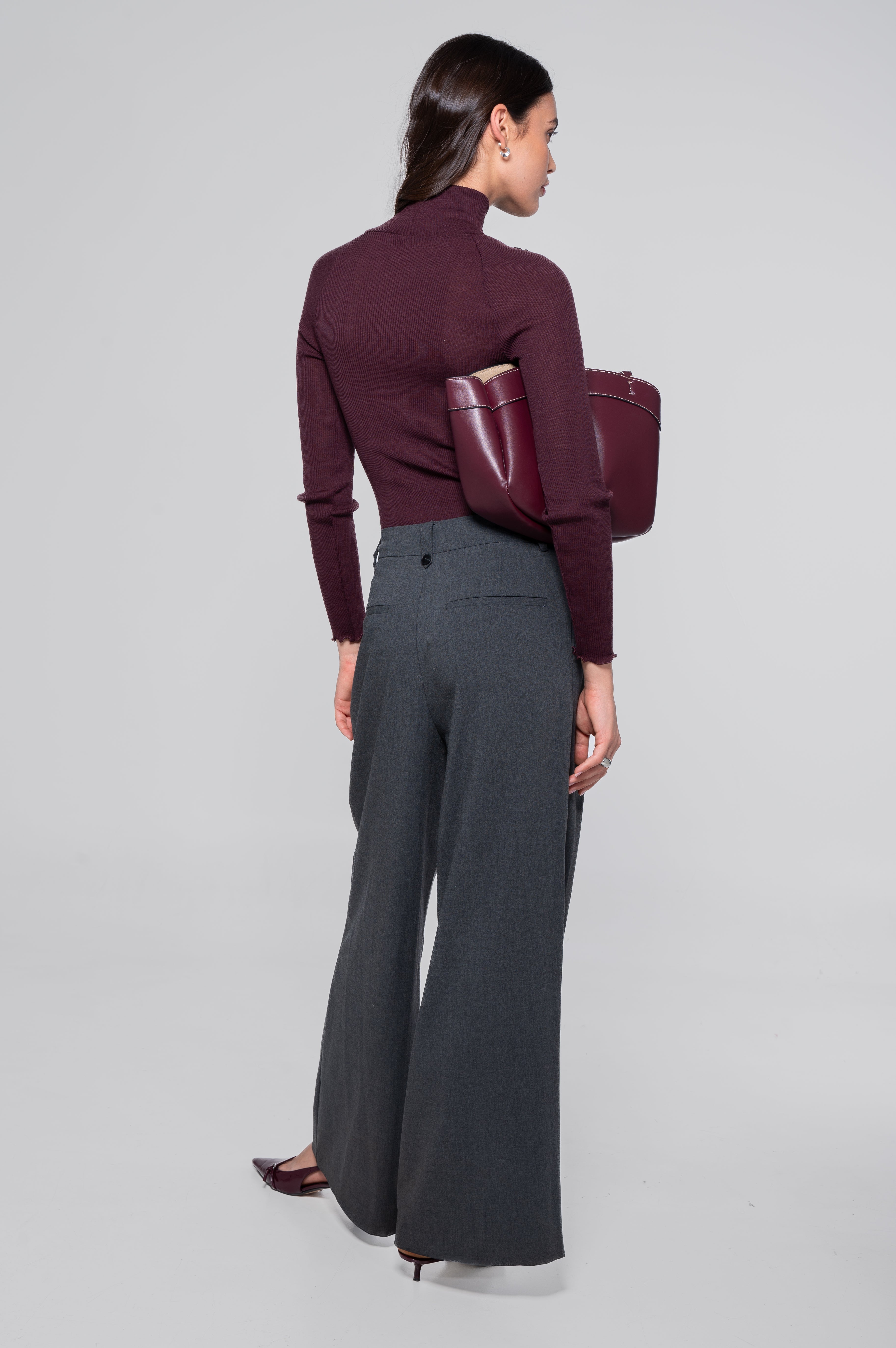 Long sleeves mock neck shirt with vintage macramé motif 7608