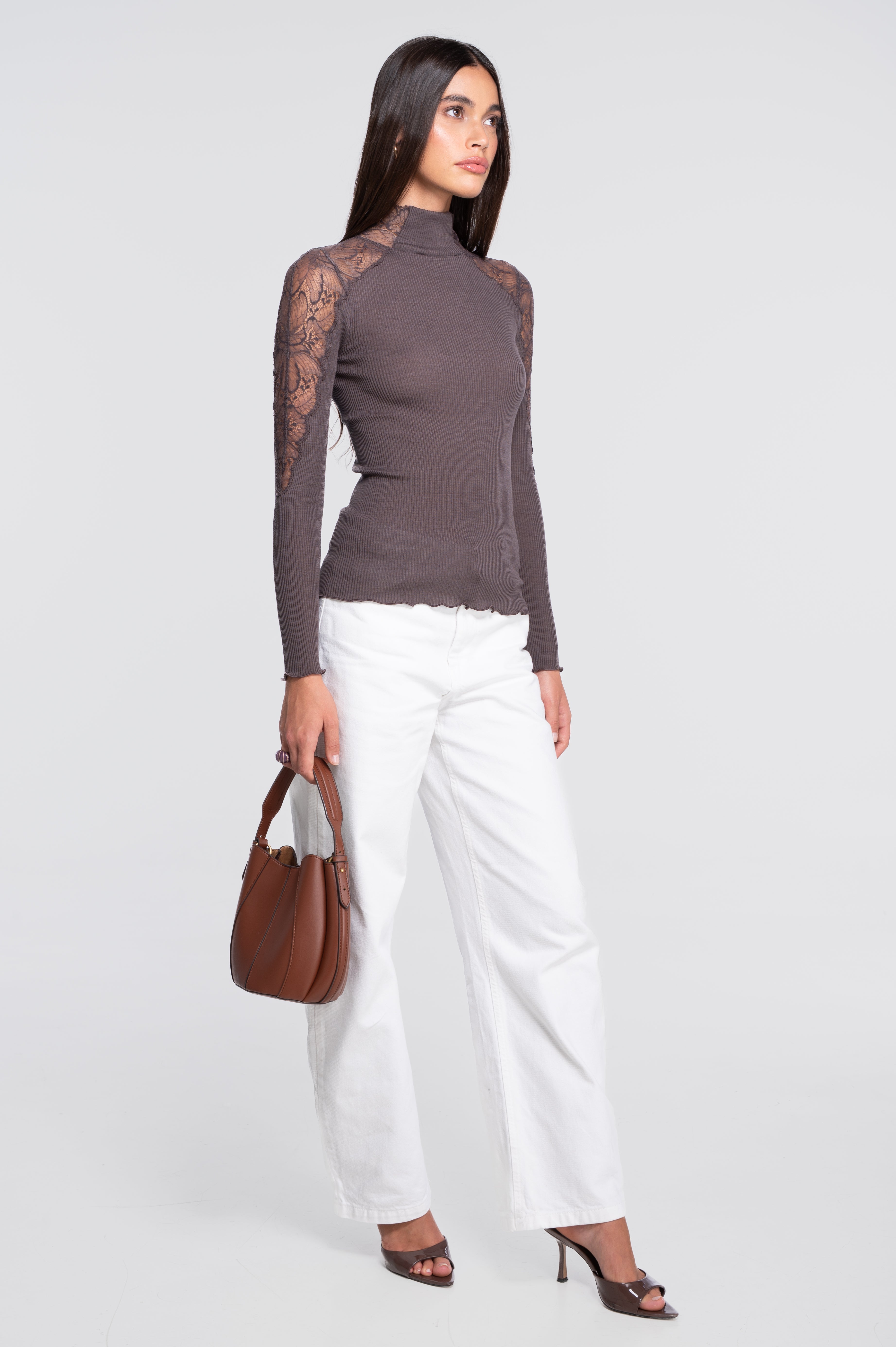 Maglia a maniche lunghe con collo alto in lana e seta con inserto in pizzo Leavers 7613