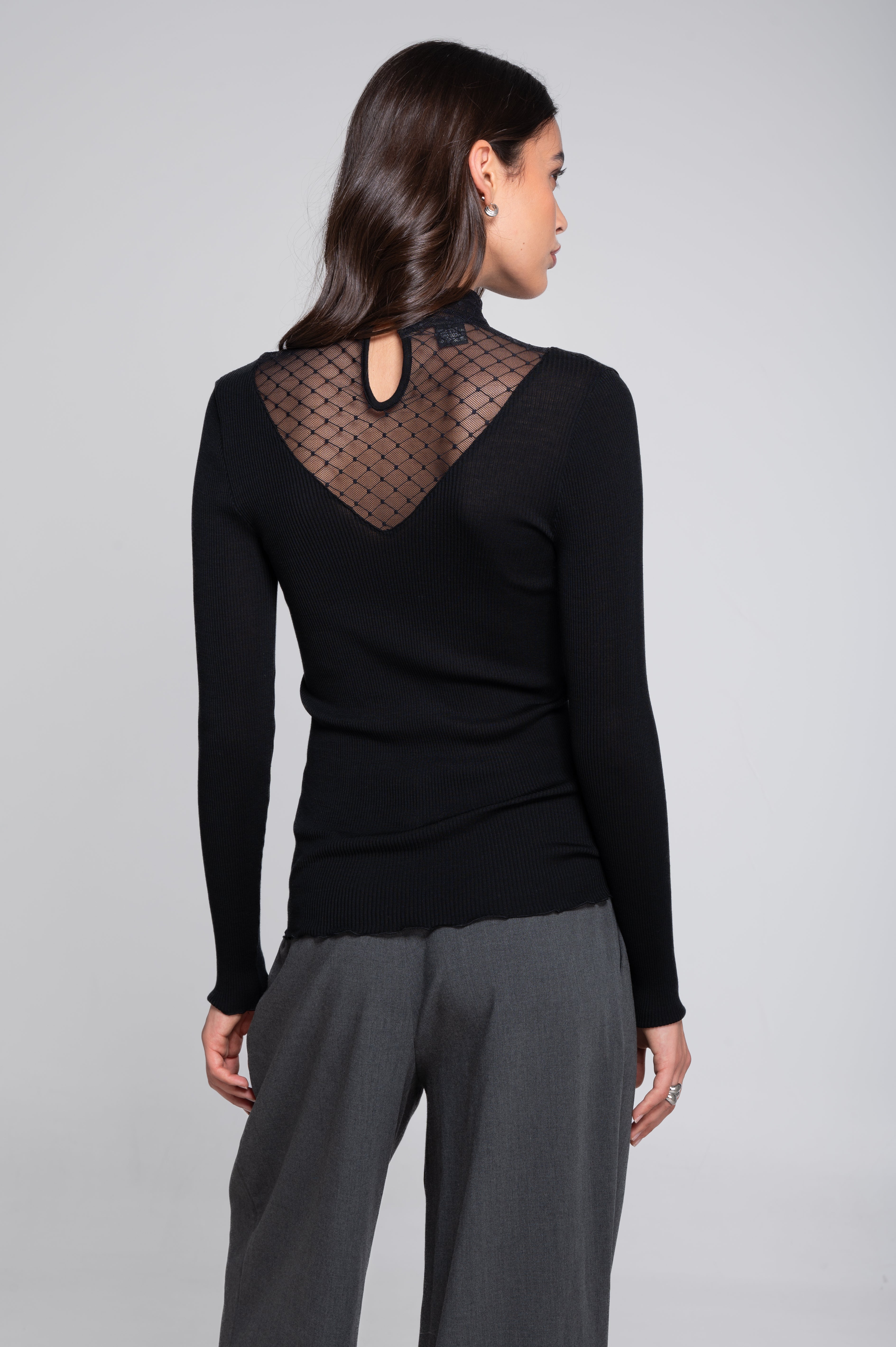 Haut à manches longues et col montant en laine et soie avec laize jacquard à motif losanges 7620