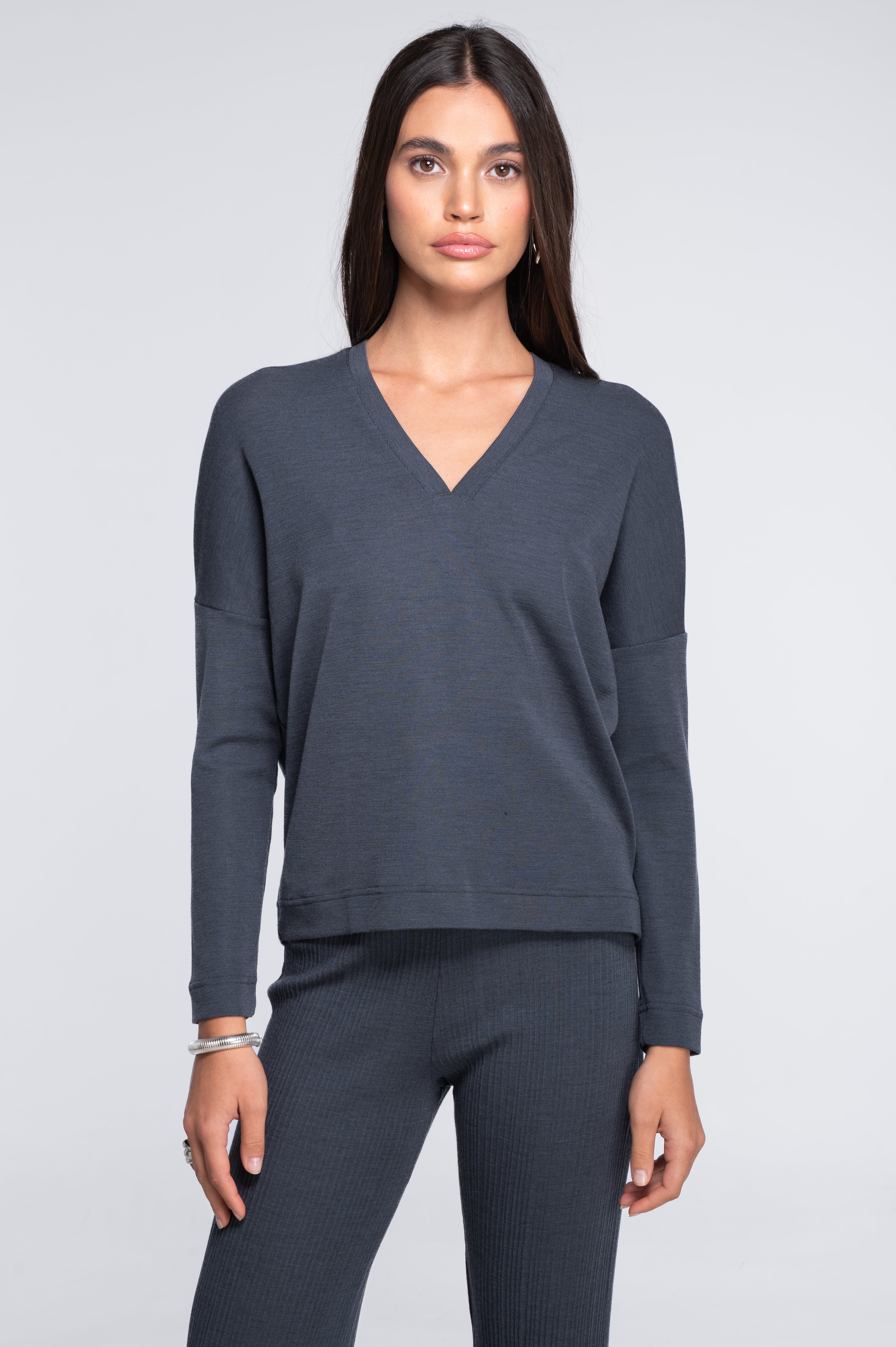 Wool and silk long sleeves V neck shirt 7636