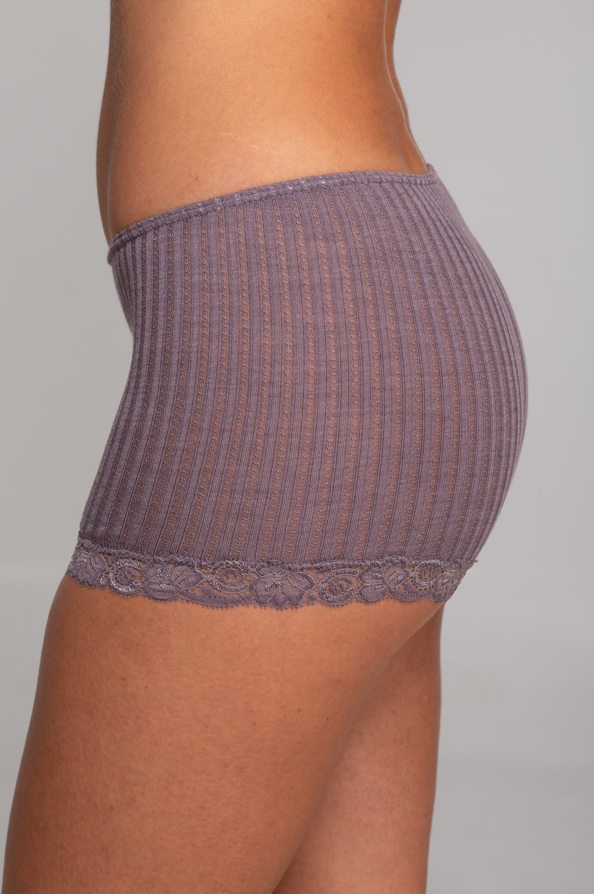 Mid-rise panties in ajouré wool and silk with Leavers lace 7645