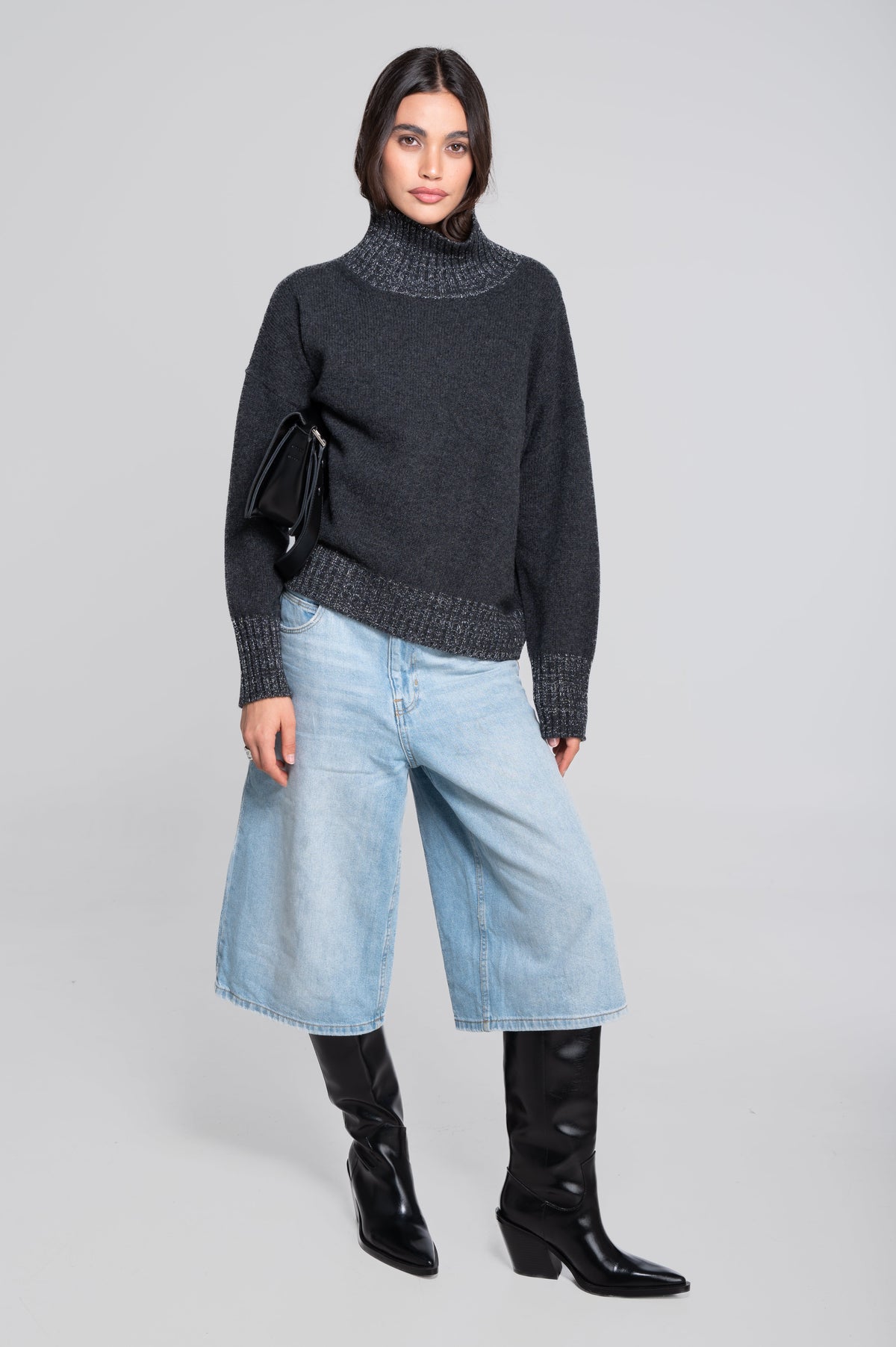 Mock neck pullover in pure carded wool with lurex details 7671L