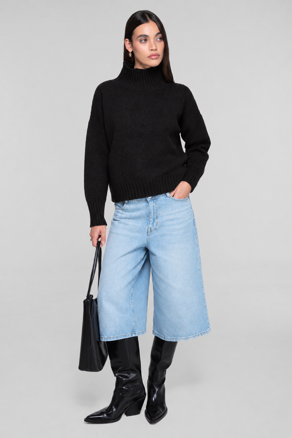 Maglione in lana cardata con collo alto 7671