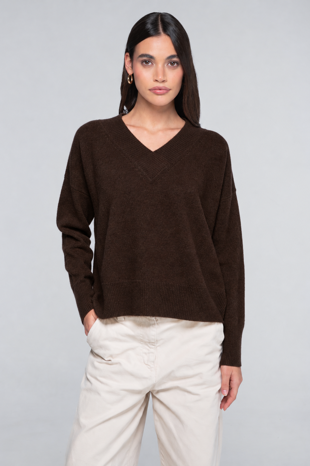 V neck pullover in pure carded wool 7672