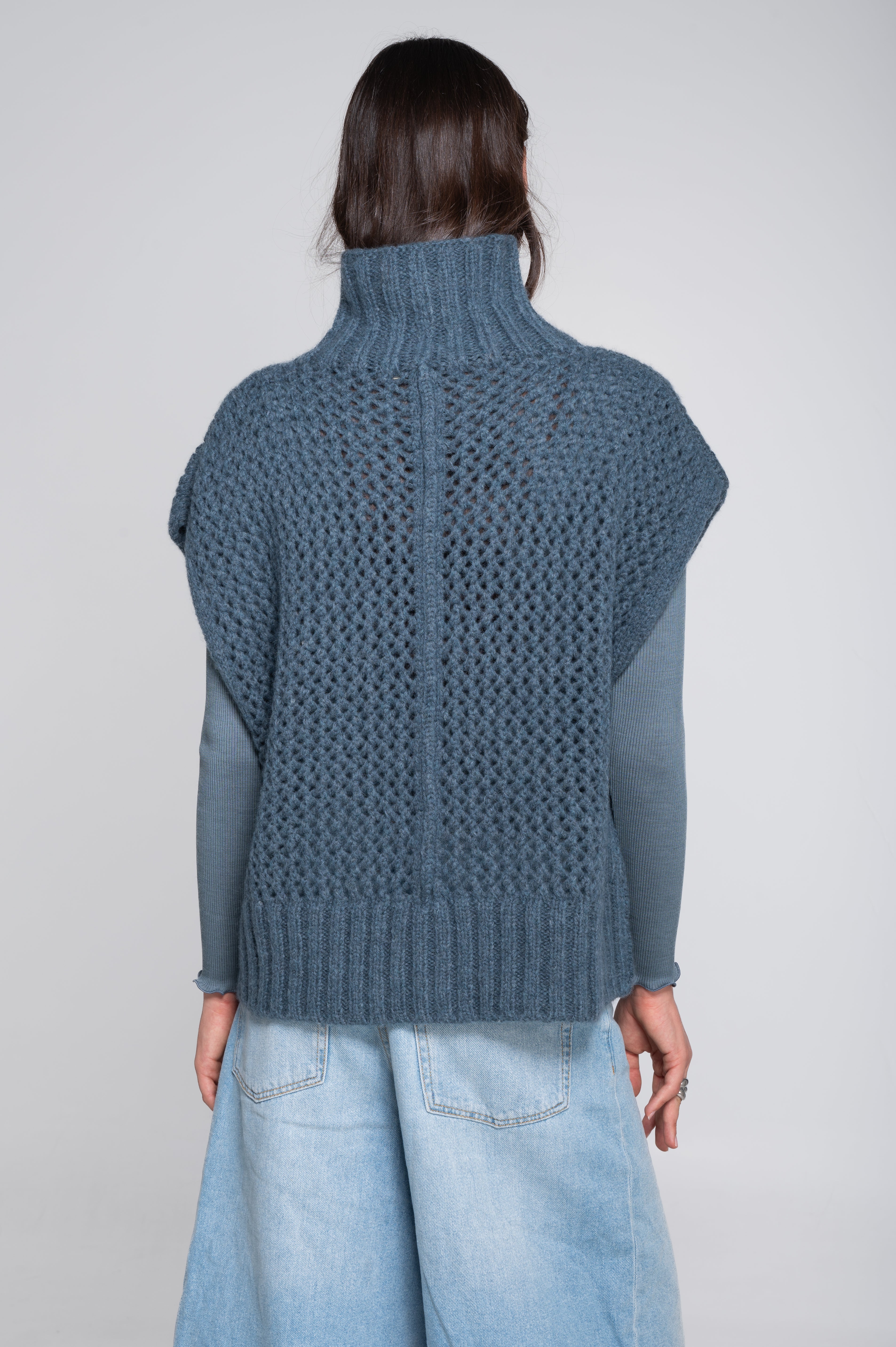 Mock neck vest in alpaca blend with openwork texture 7681