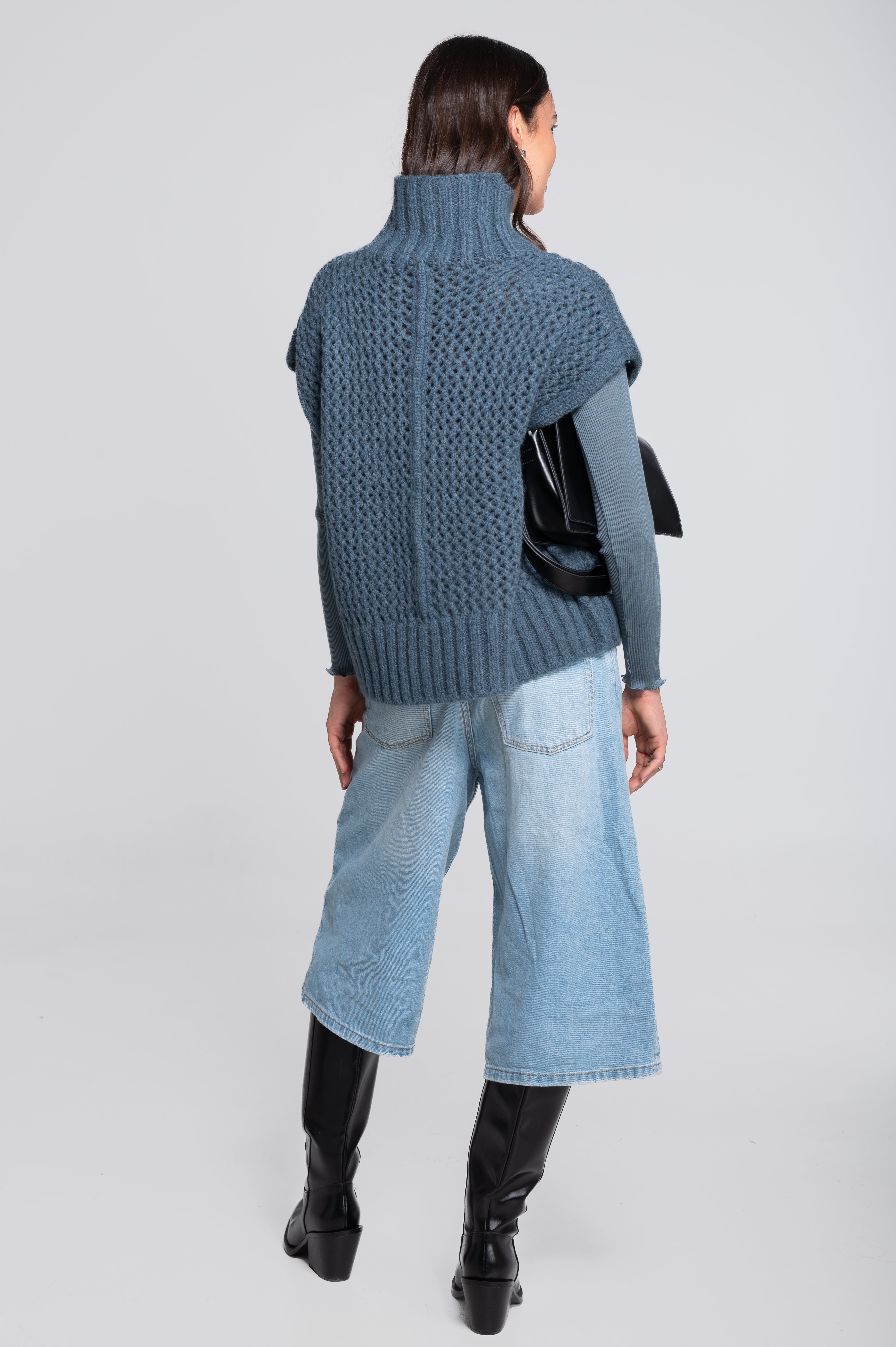 Mock neck vest in alpaca blend with openwork texture 7681