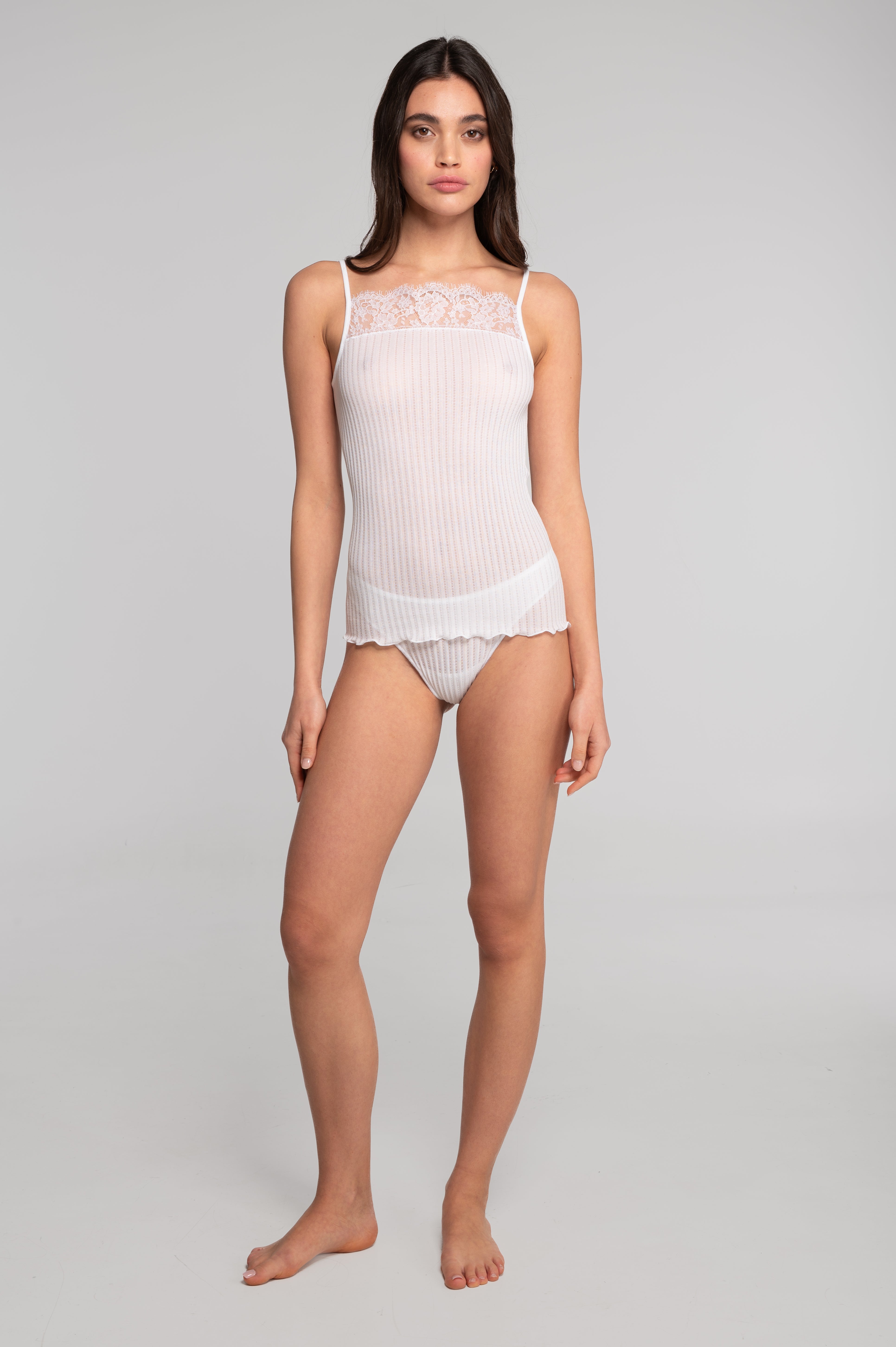 Camisole top in ajouré Filoscozia with Chantilly lace 7700
