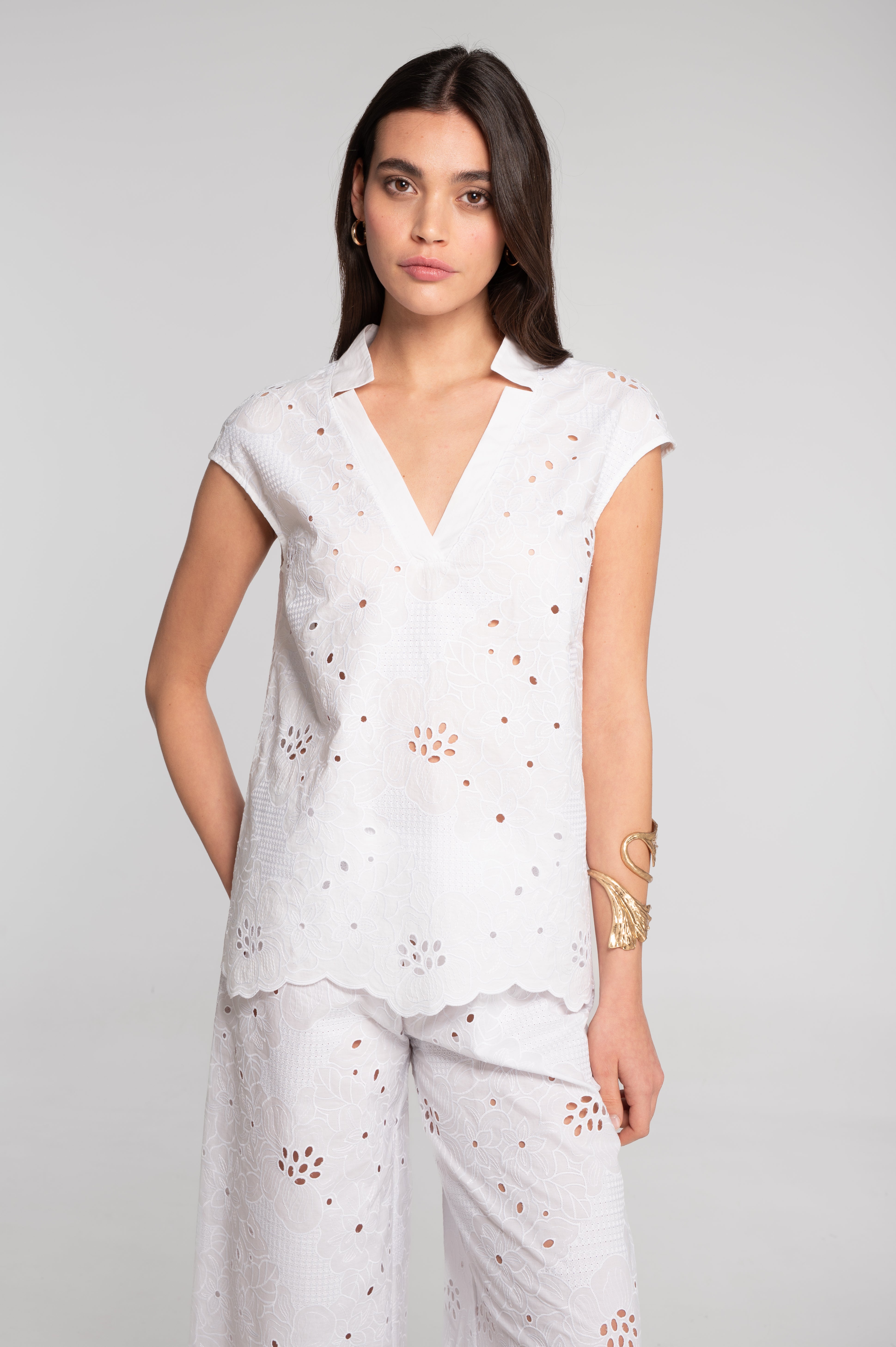 Broderie anglaise flared blouse 7711