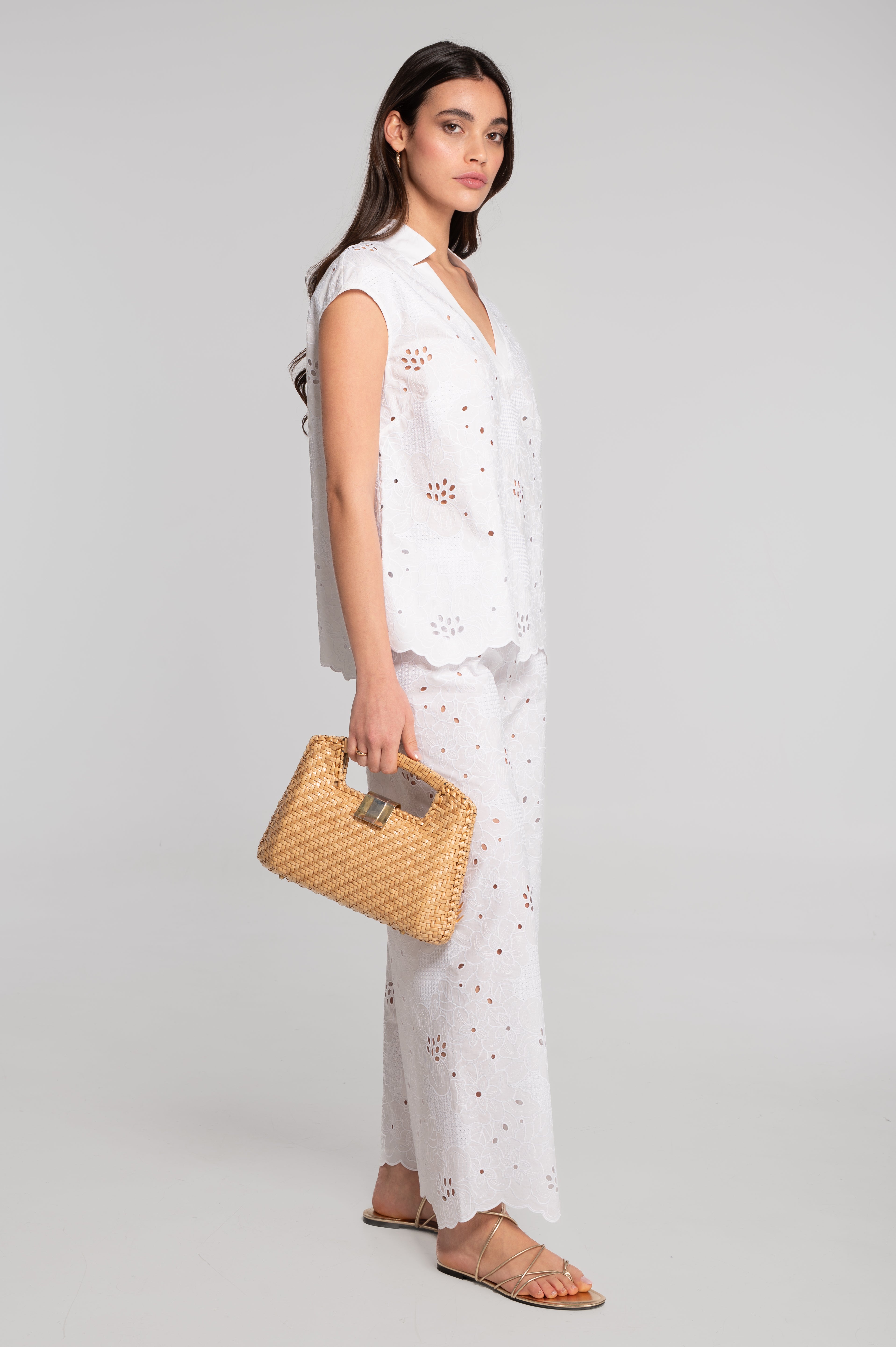 Broderie anglaise flared blouse 7711