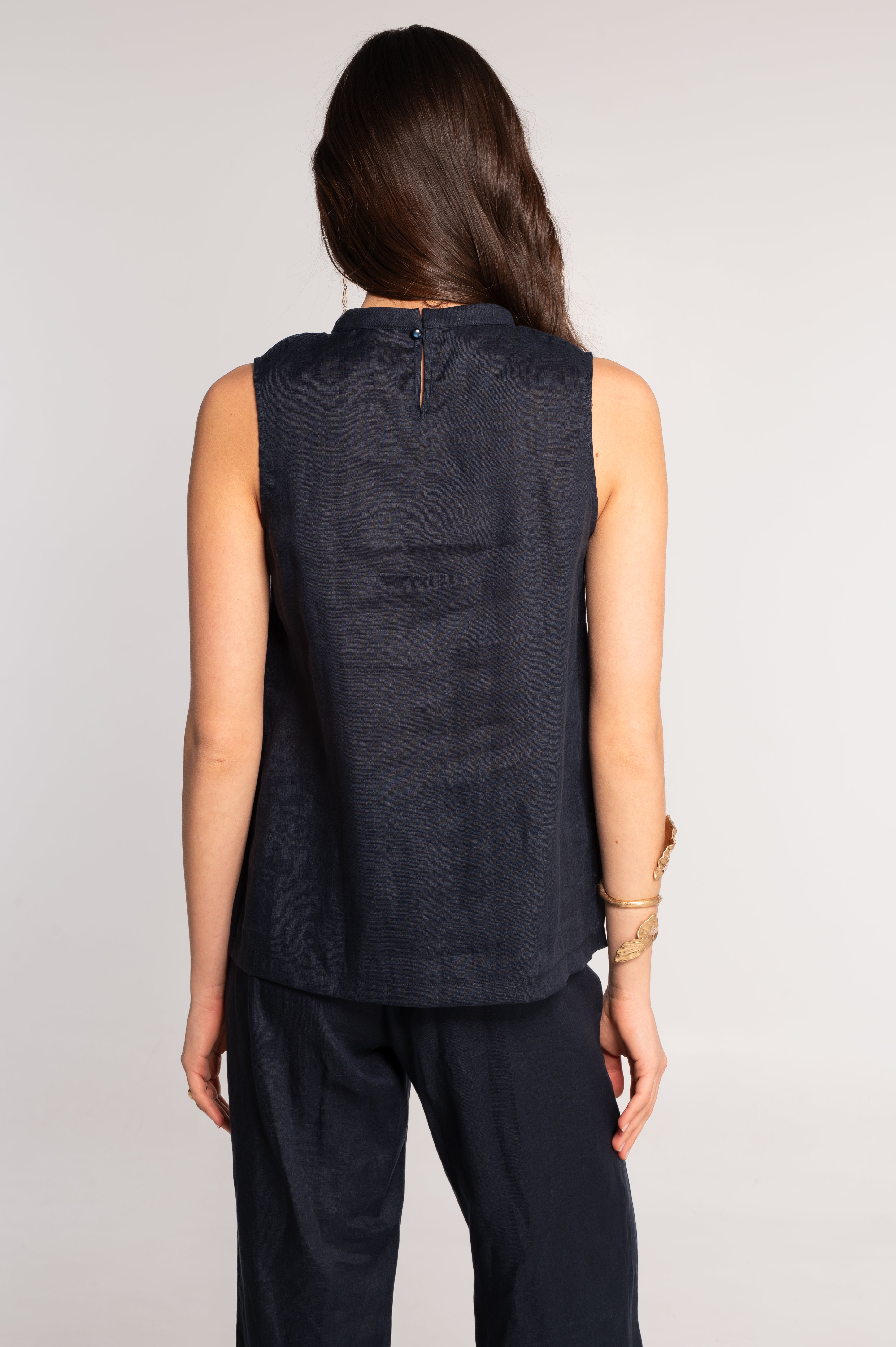 Linen sleeveless blouse 7717