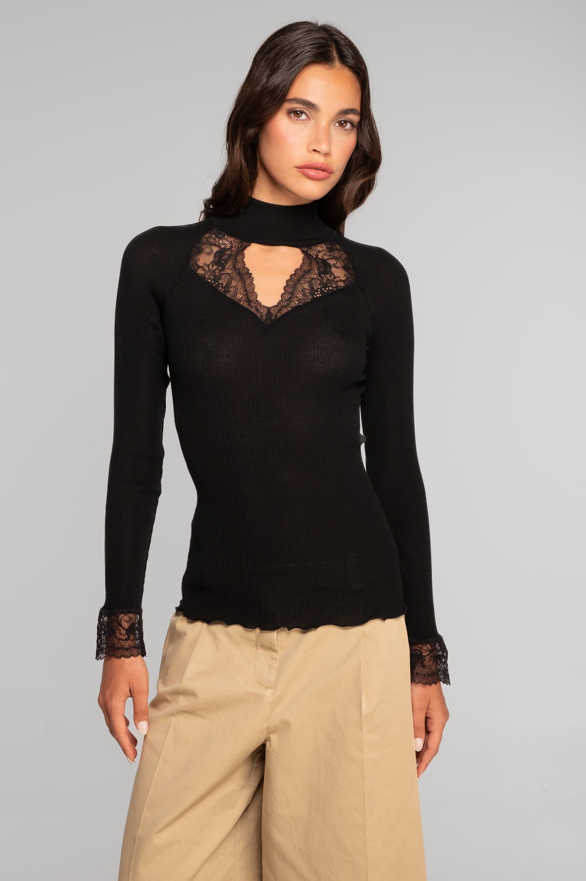 Wool and silk long sleeves mock neck shirt with Leavers lace insert 7802