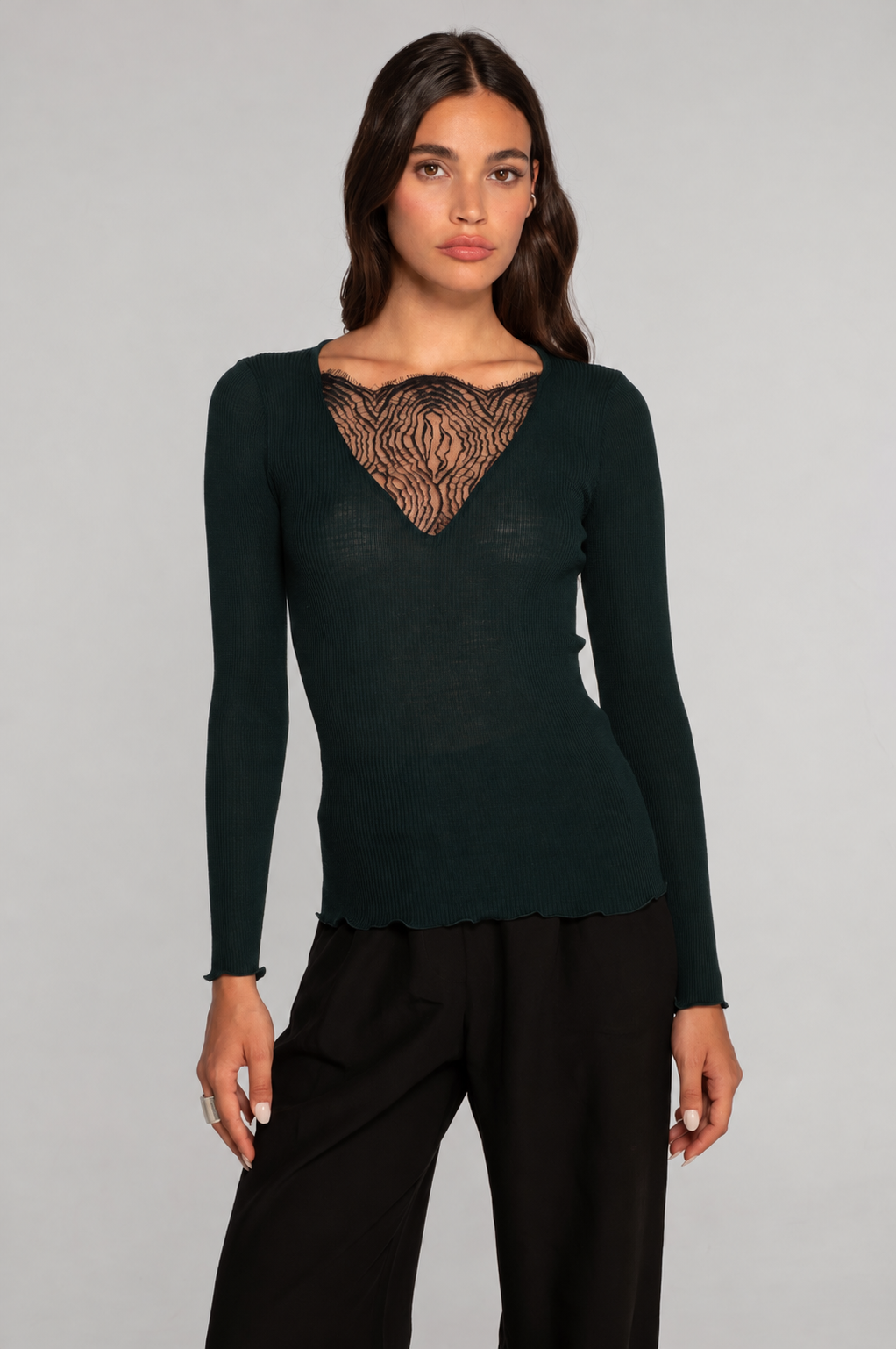 Wool and silk long sleeves V neck shirt with Chantilly lace insert 7817