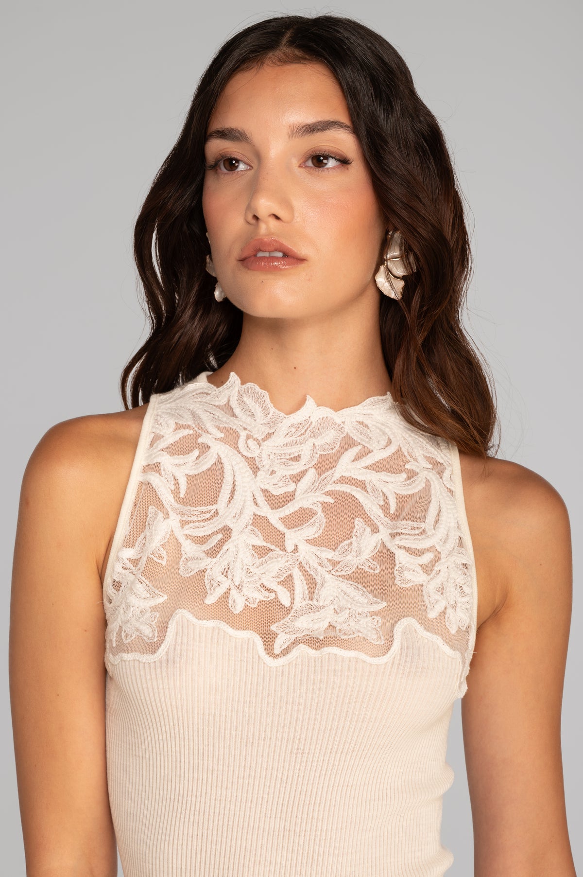 Wool and silk sleeveless roundneck top with embroidered tulle insert 7820